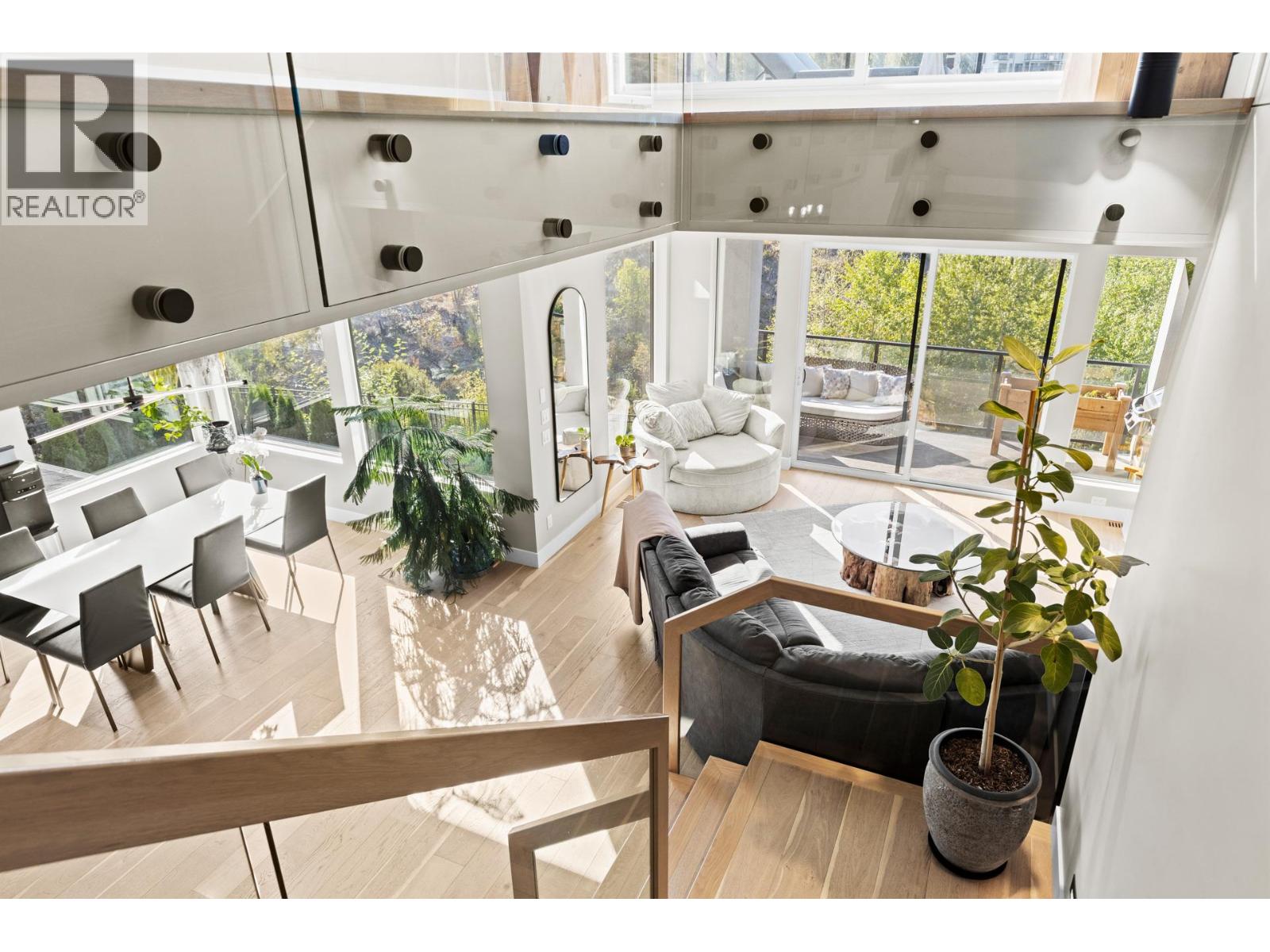 Picture for 465 Swan  Drive https://www.cirrealty.ca/reb/bc/4/10364374_28.jpg