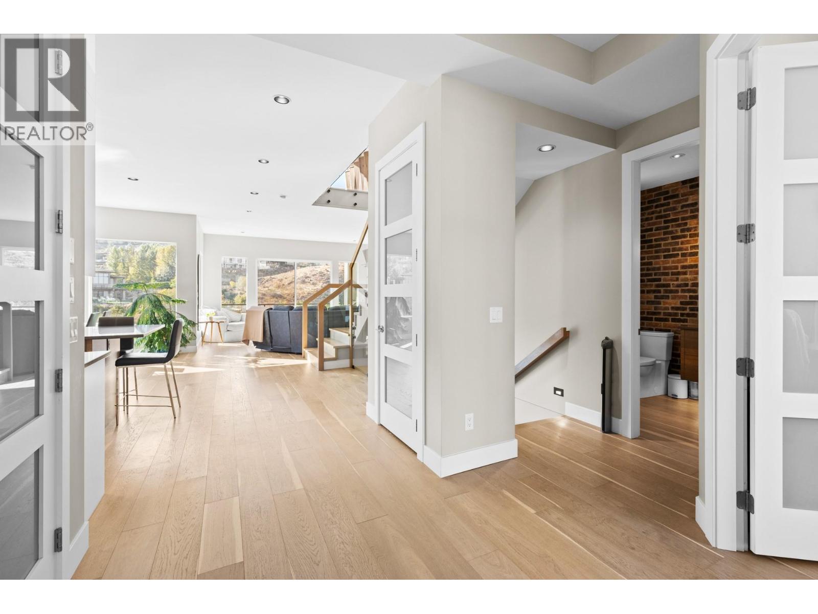 Picture for 465 Swan  Drive