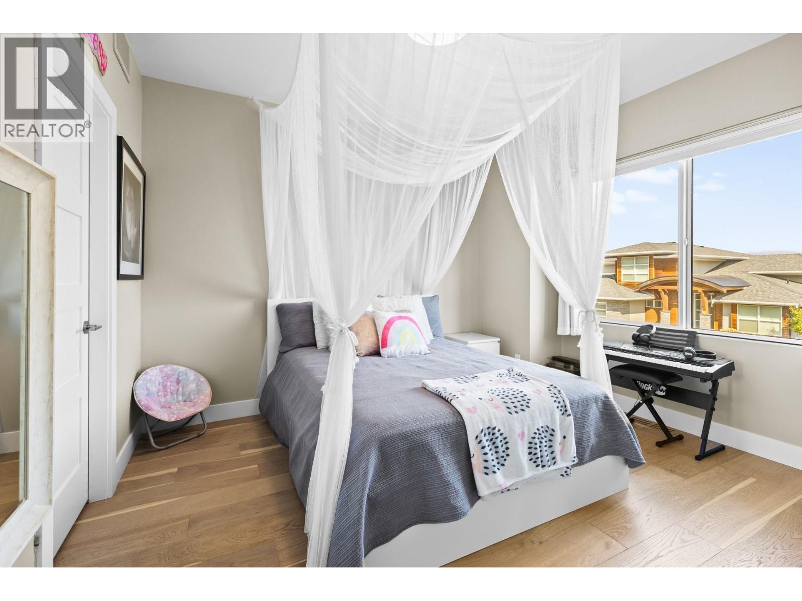 Picture for 465 Swan  Drive https://www.cirrealty.ca/reb/bc/4/10364374_37.jpg