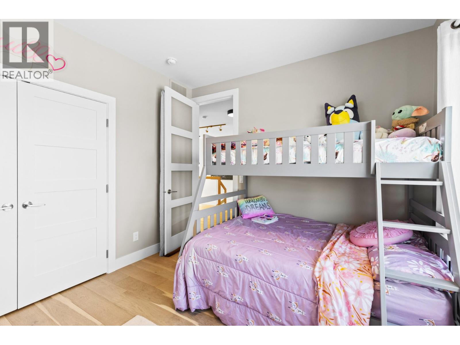 Picture for 465 Swan  Drive https://www.cirrealty.ca/reb/bc/4/10364374_40.jpg