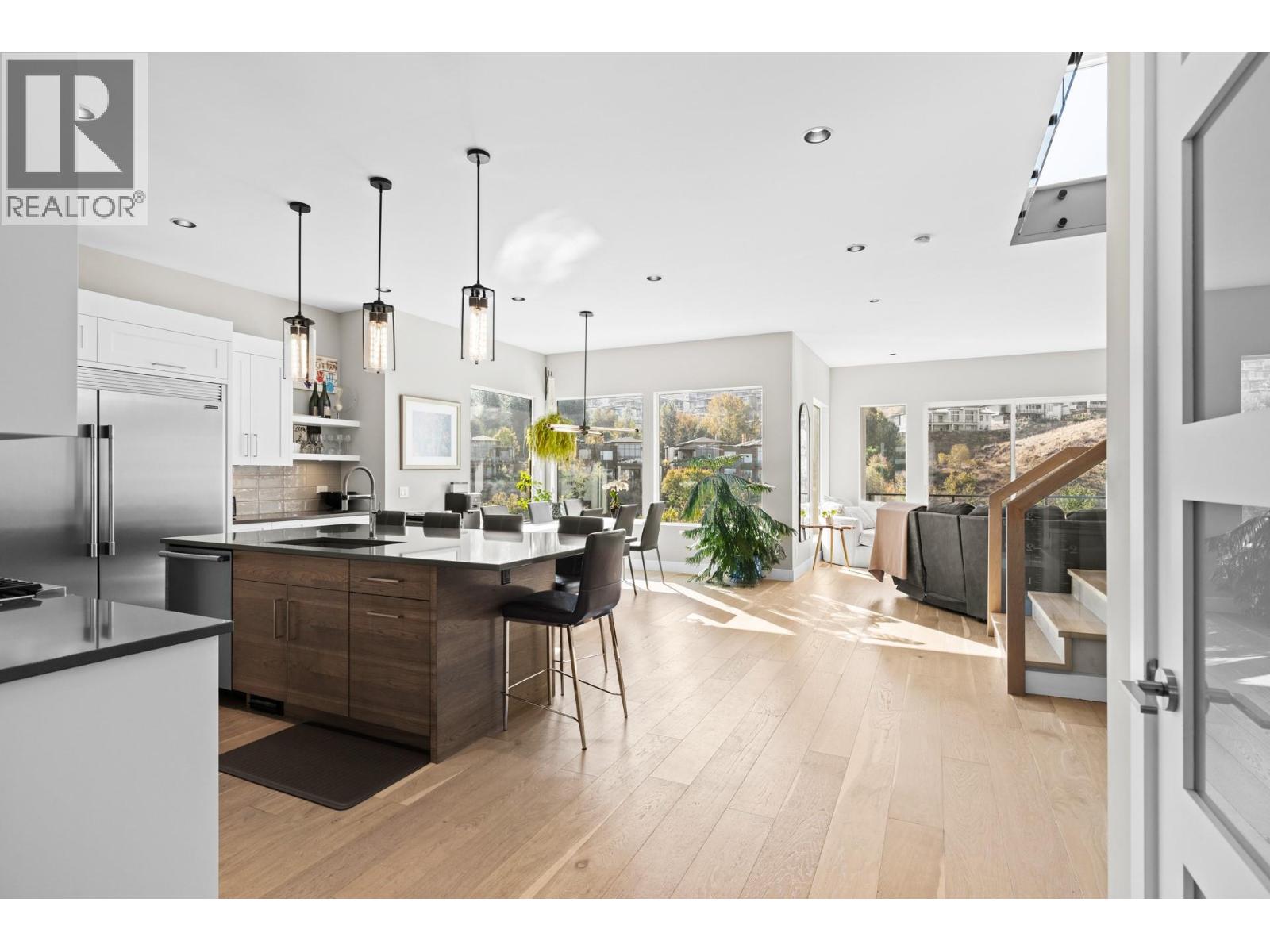 Picture for 465 Swan  Drive