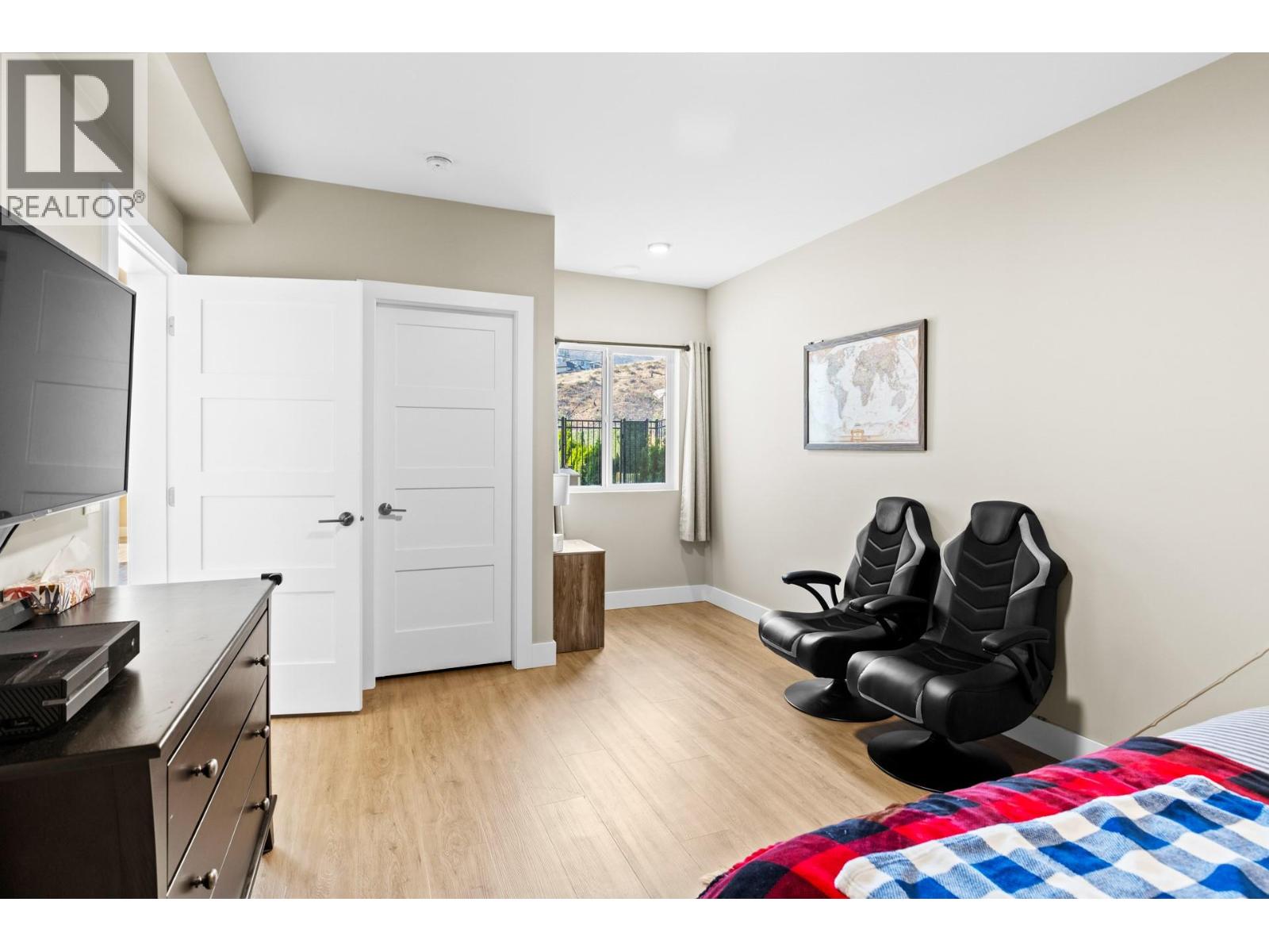 Picture for 465 Swan  Drive https://www.cirrealty.ca/reb/bc/4/10364374_51.jpg