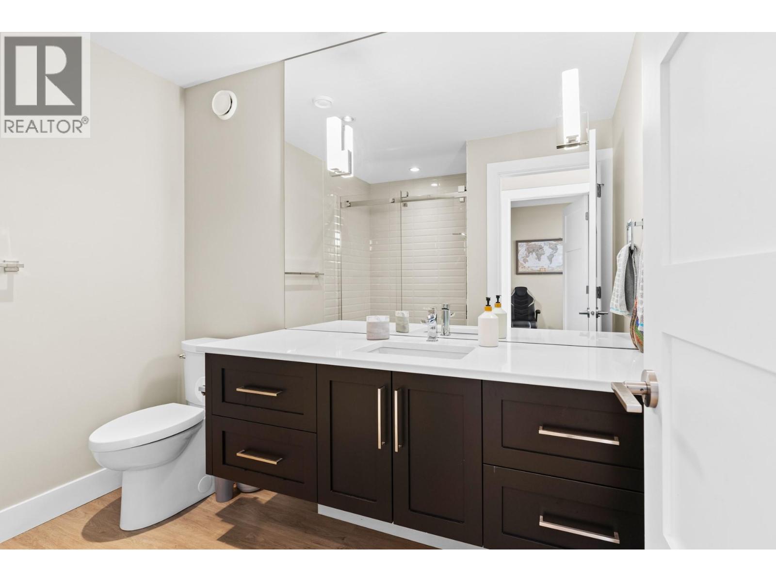 Picture for 465 Swan  Drive https://www.cirrealty.ca/reb/bc/4/10364374_52.jpg