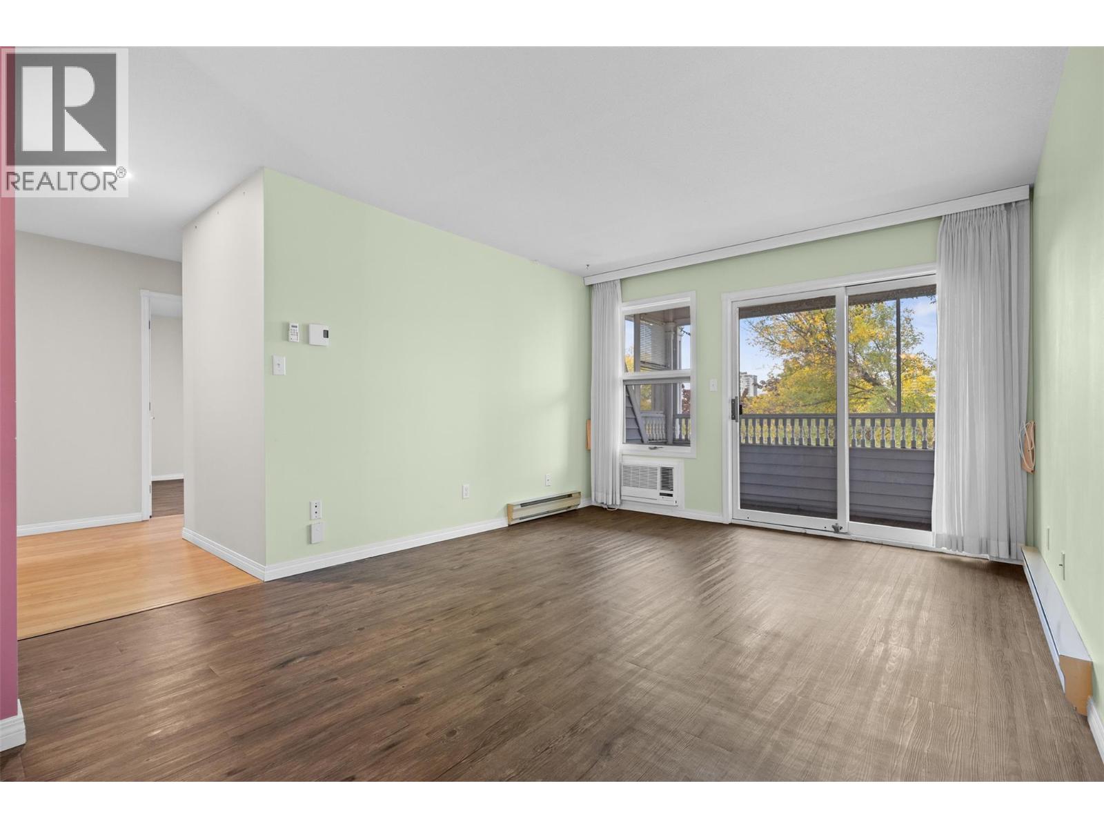 Picture for Unit #310, 575 Sutherland  Avenue https://www.cirrealty.ca/reb/bc/4/10364514_11.jpg