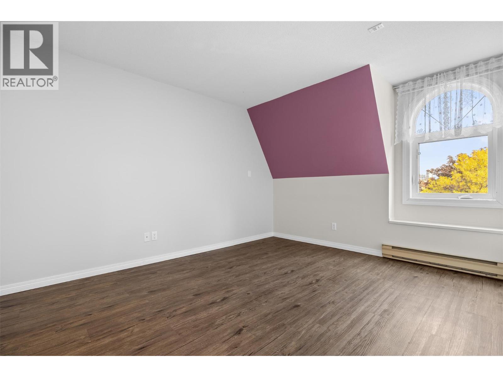 Picture for Unit #310, 575 Sutherland  Avenue https://www.cirrealty.ca/reb/bc/4/10364514_17.jpg