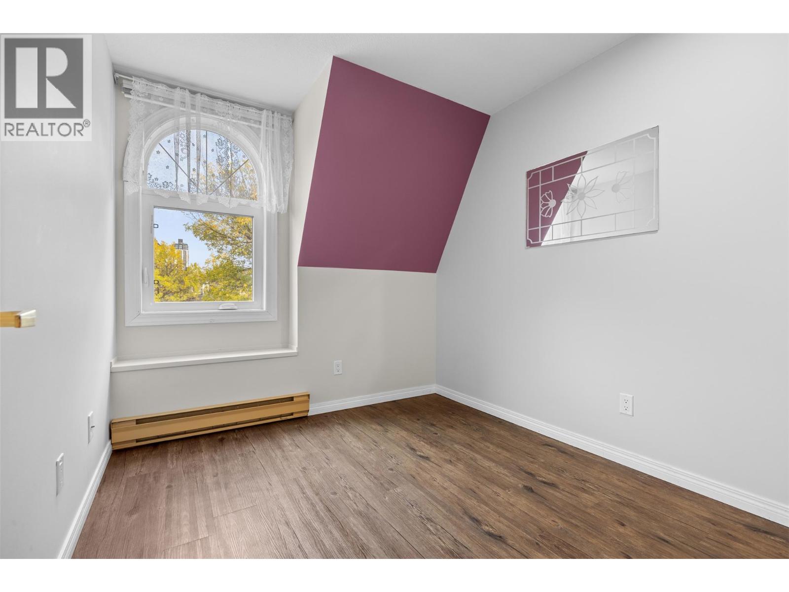 Picture for Unit #310, 575 Sutherland  Avenue https://www.cirrealty.ca/reb/bc/4/10364514_21.jpg