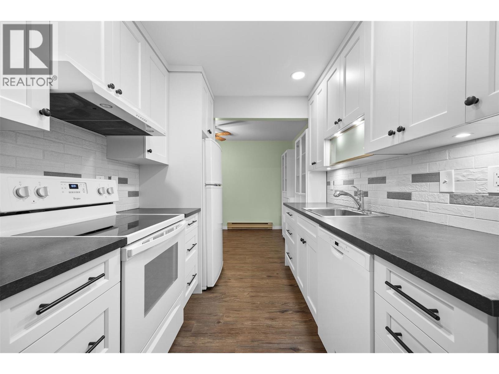 Picture for Unit #310, 575 Sutherland  Avenue