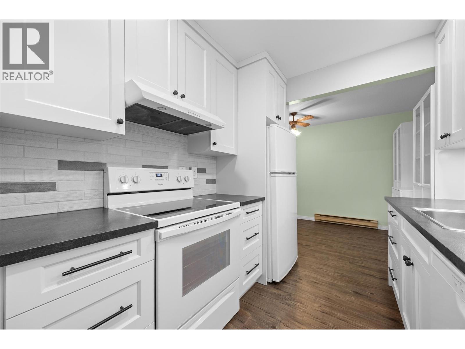 Picture for Unit #310, 575 Sutherland  Avenue