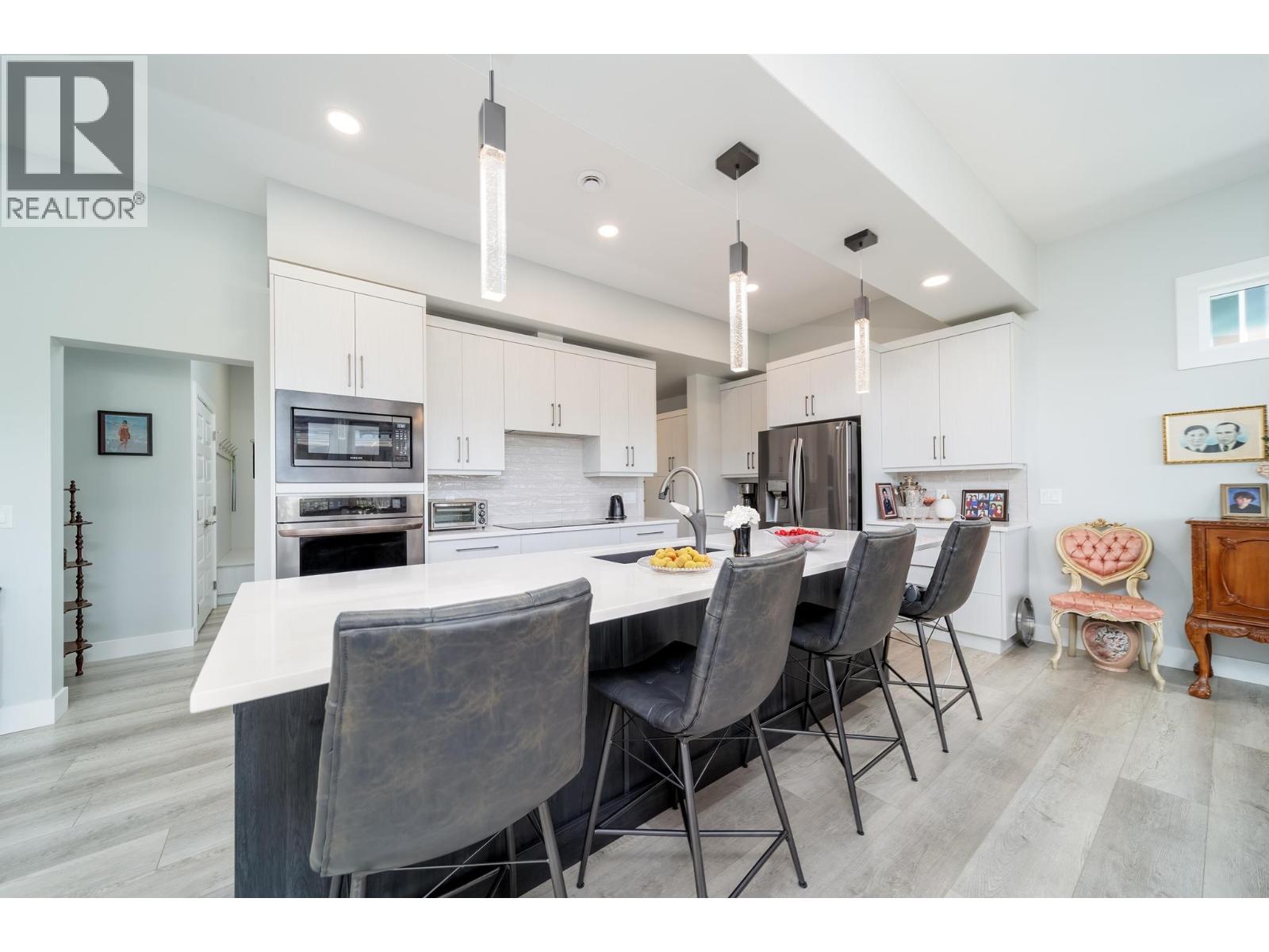 Picture for 540 Barra  Lane https://www.cirrealty.ca/reb/bc/4/10364864_19.jpg