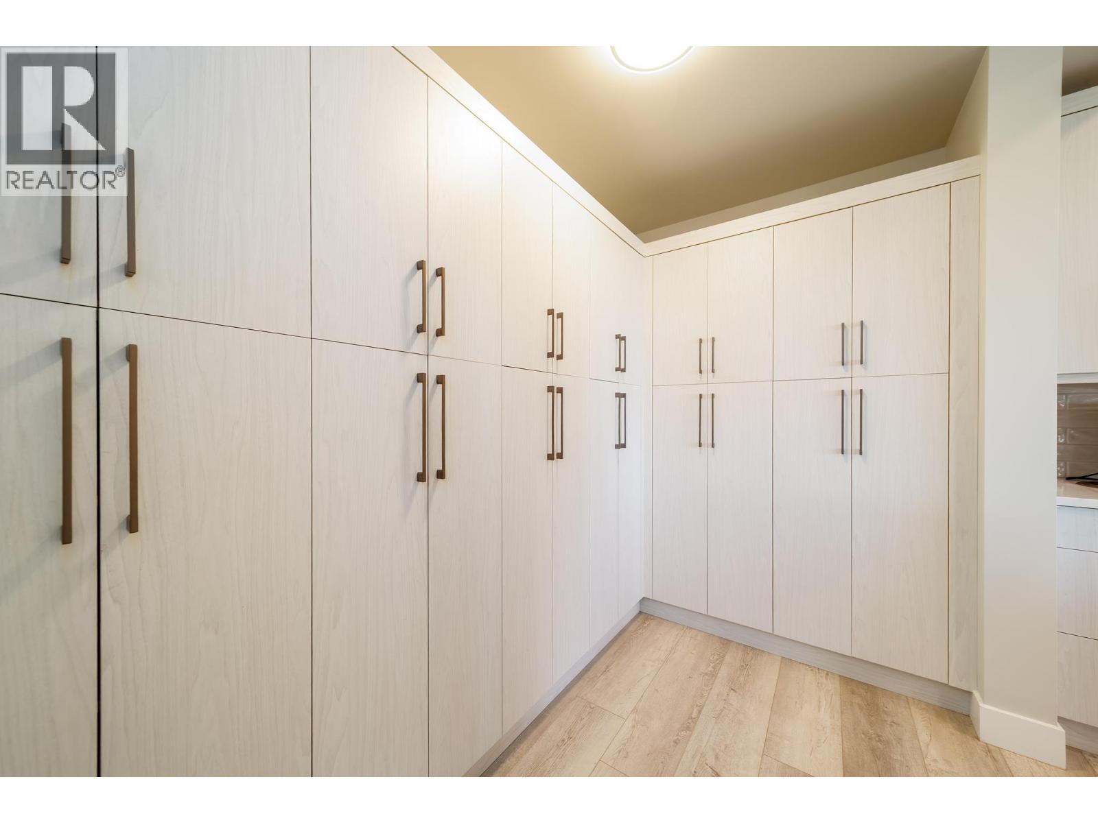 Picture for 540 Barra  Lane https://www.cirrealty.ca/reb/bc/4/10364864_21.jpg