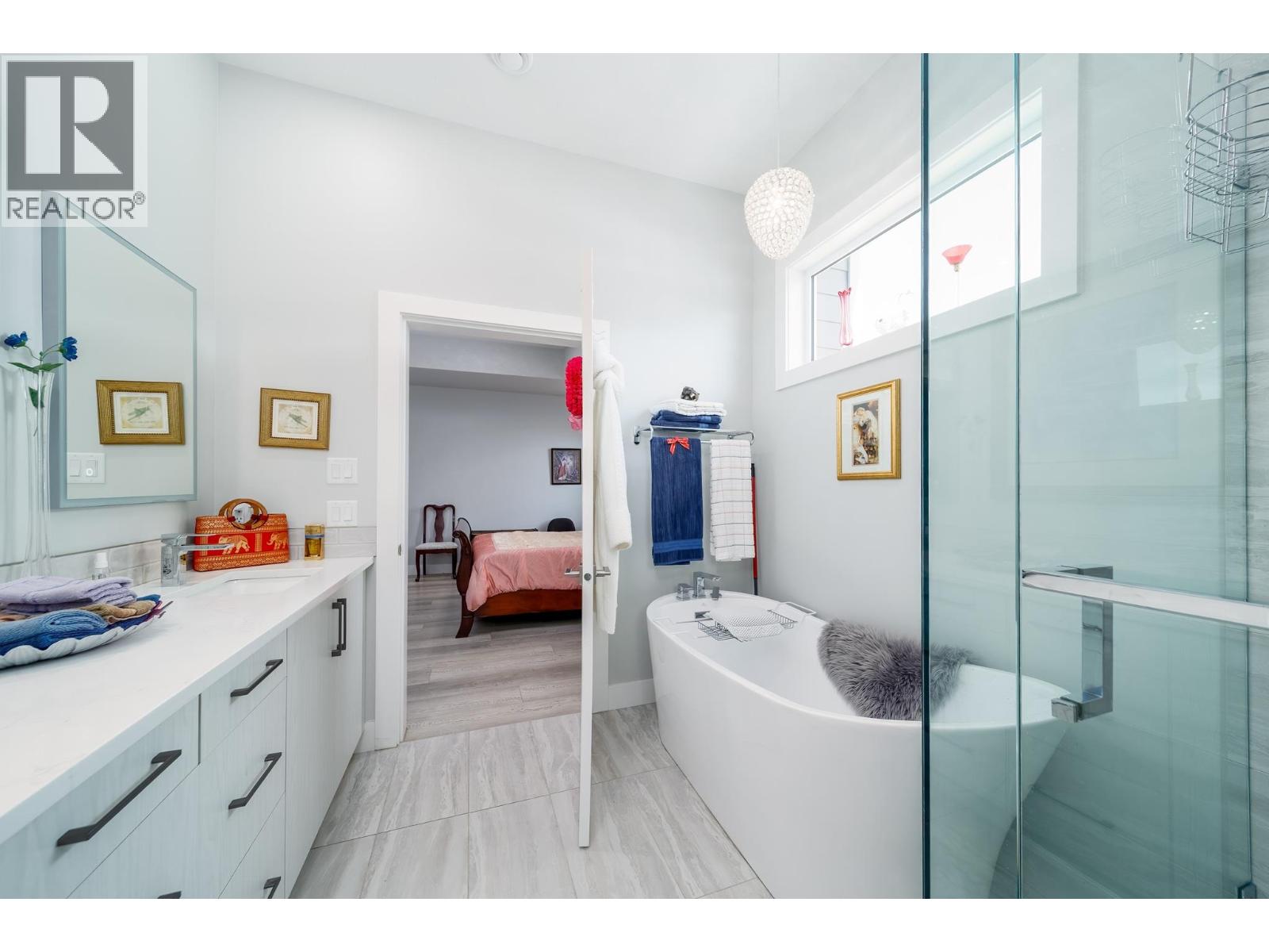 Picture for 540 Barra  Lane https://www.cirrealty.ca/reb/bc/4/10364864_29.jpg