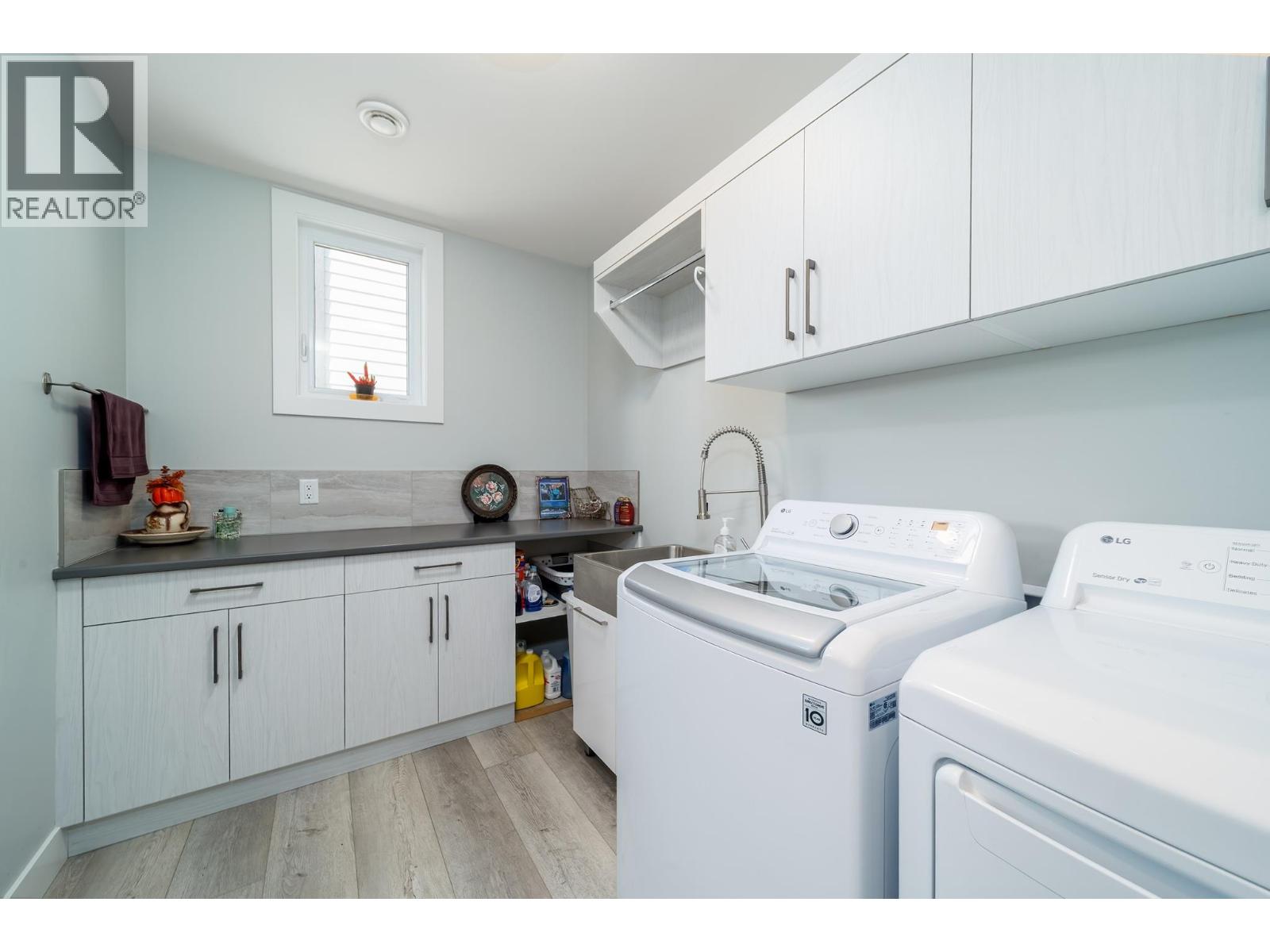 Picture for 540 Barra  Lane https://www.cirrealty.ca/reb/bc/4/10364864_38.jpg