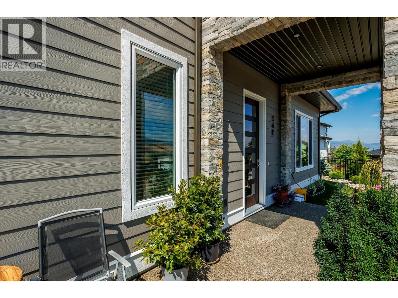 Picture for 540 Barra  Lane https://www.cirrealty.ca/reb/bc/4/10364864_6.jpg