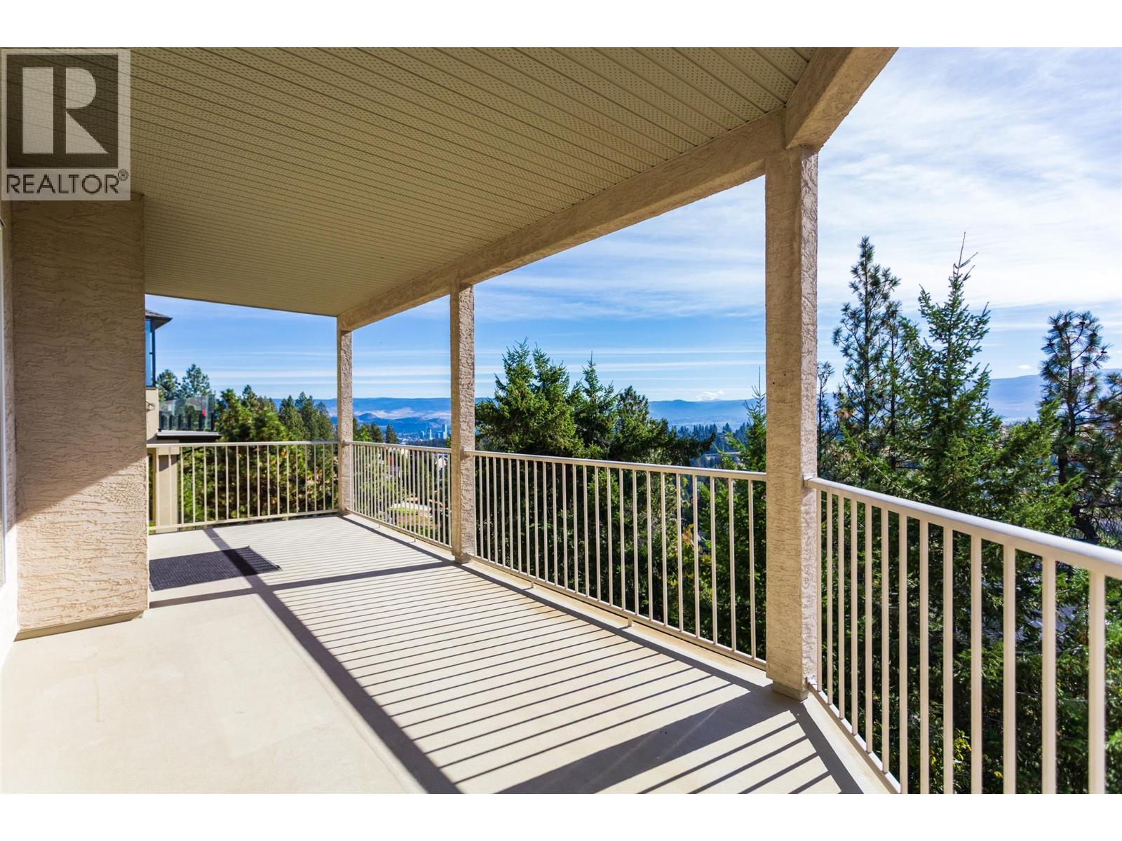 Picture for 1084 Aurora Heights  https://www.cirrealty.ca/reb/bc/4/10365074_27.jpg