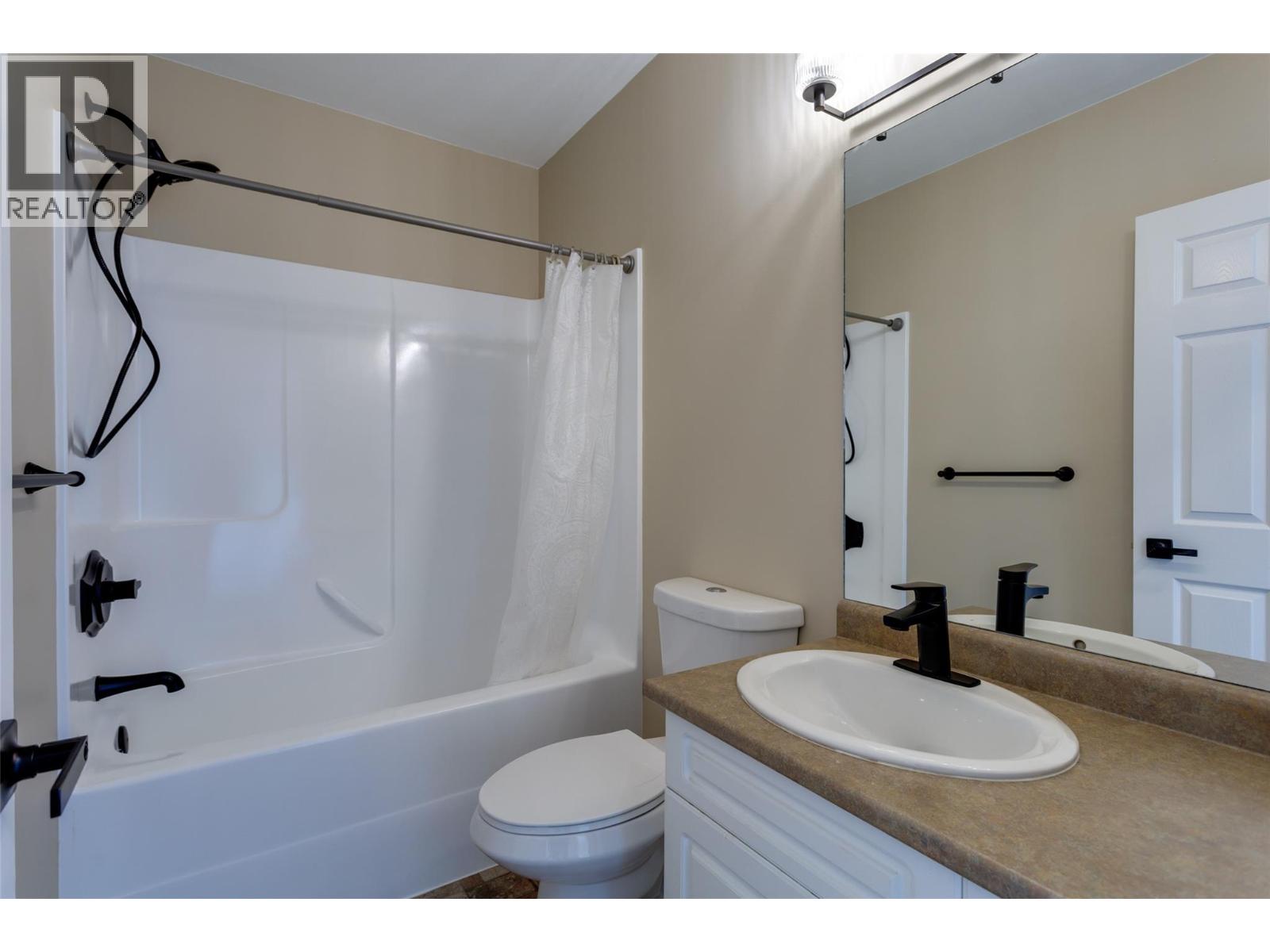 Picture for 1084 Aurora Heights  https://www.cirrealty.ca/reb/bc/4/10365074_29.jpg