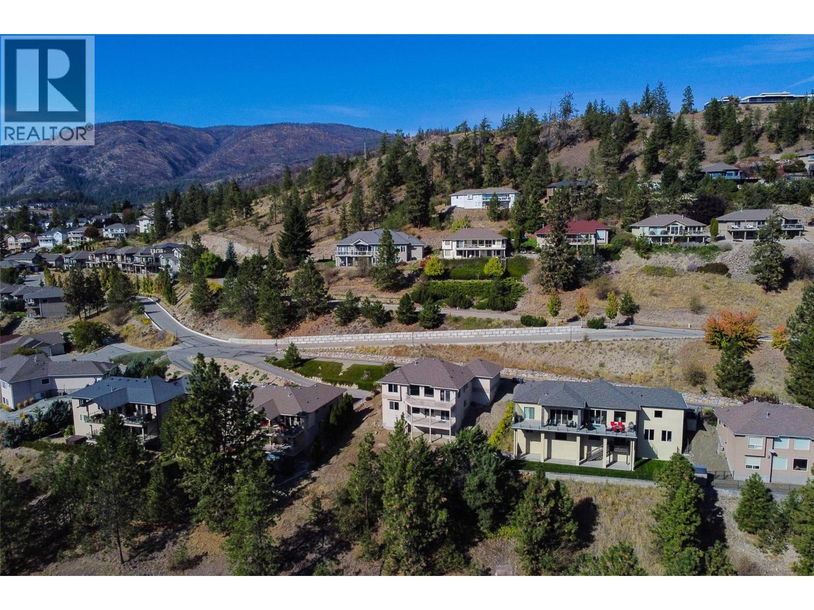Picture for 1084 Aurora Heights  https://www.cirrealty.ca/reb/bc/4/10365074_42.jpg