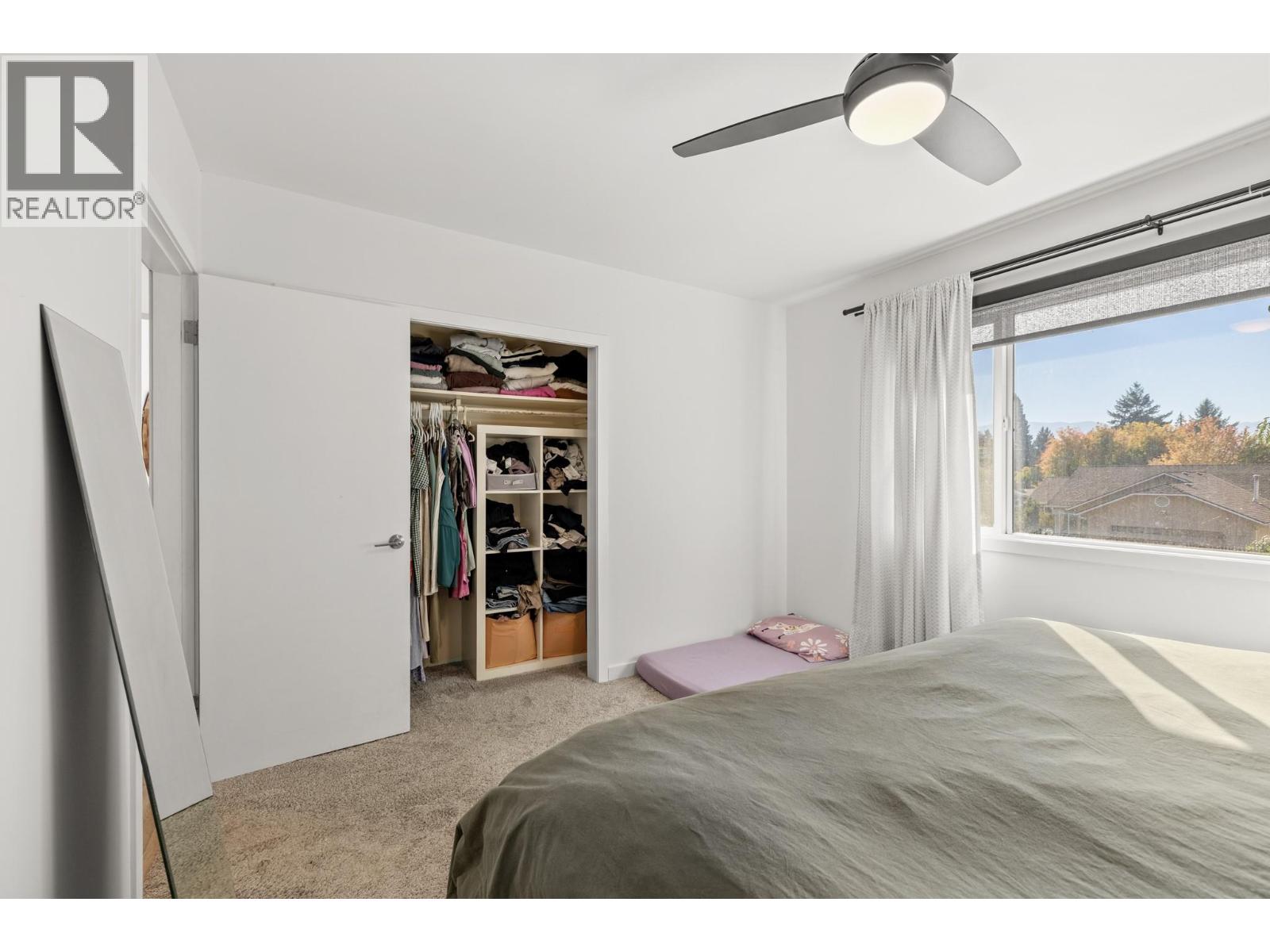 Picture for 1390 Mountain  Avenue https://www.cirrealty.ca/reb/bc/4/10365174_21.jpg