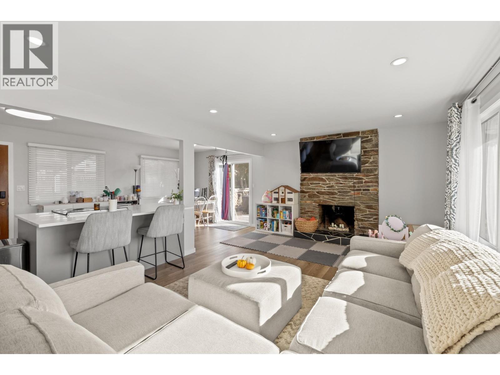 Picture for 1390 Mountain  Avenue