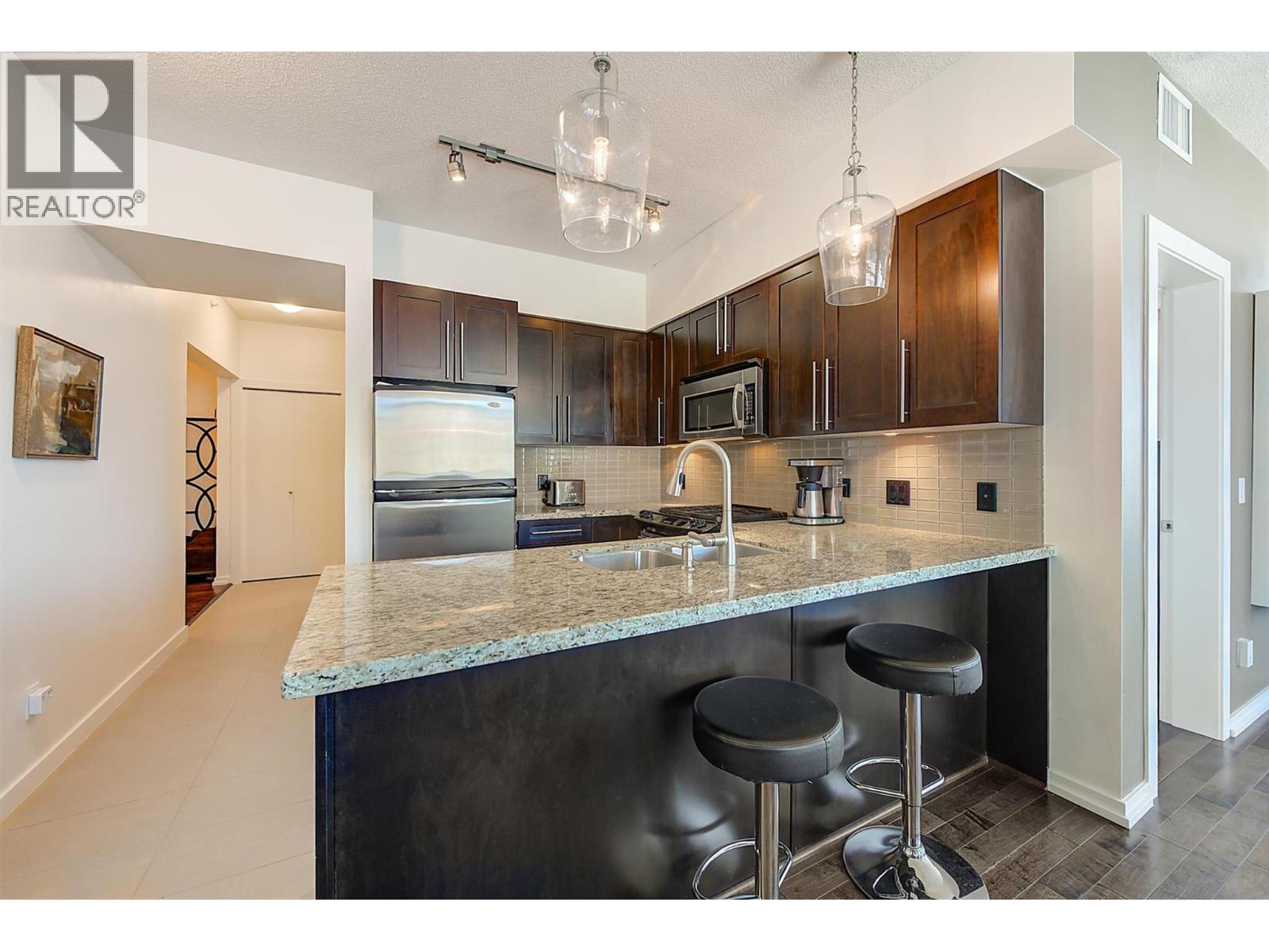 Picture for Unit #2408, 1075 Sunset  Drive https://www.cirrealty.ca/reb/bc/4/10365204_11.jpg