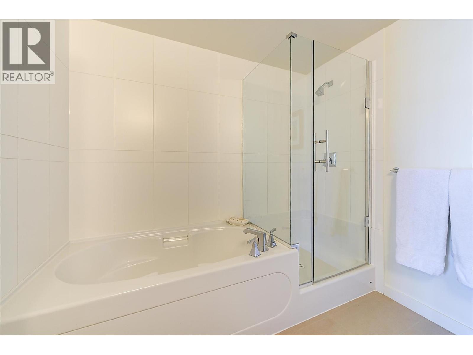 Picture for Unit #2408, 1075 Sunset  Drive https://www.cirrealty.ca/reb/bc/4/10365204_19.jpg