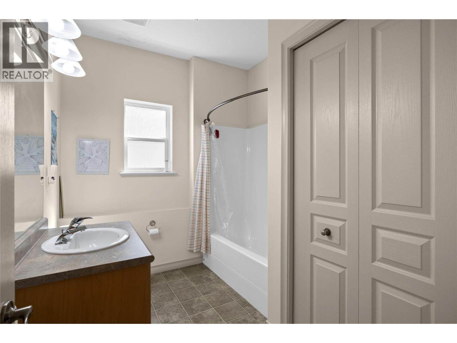 Picture for Unit #103, 1950 Capistrano  Drive https://www.cirrealty.ca/reb/bc/4/10365374_48.jpg