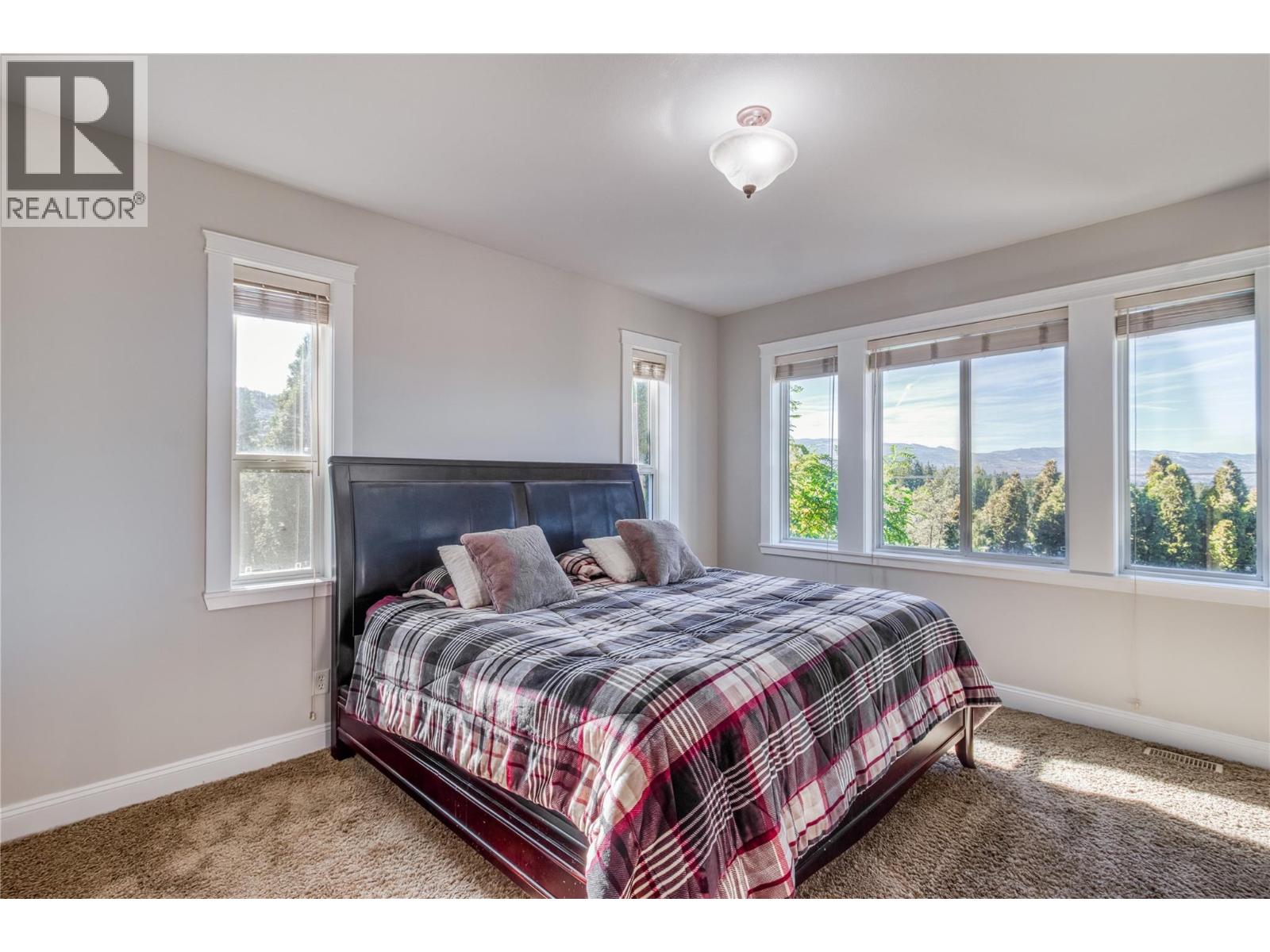 Picture for 1084 Hume  Avenue https://www.cirrealty.ca/reb/bc/4/10365394_16.jpg
