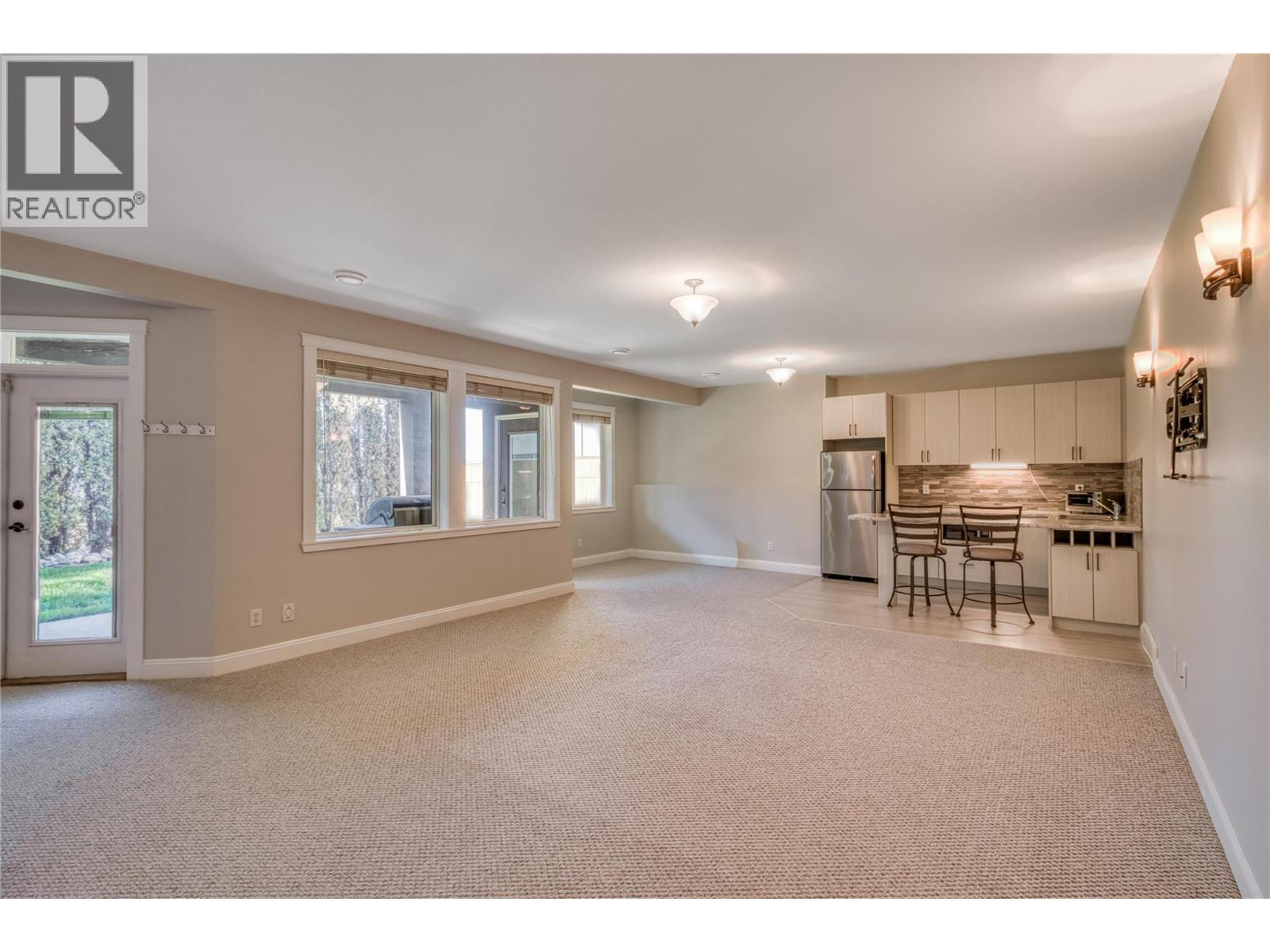 Picture for 1084 Hume  Avenue https://www.cirrealty.ca/reb/bc/4/10365394_31.jpg