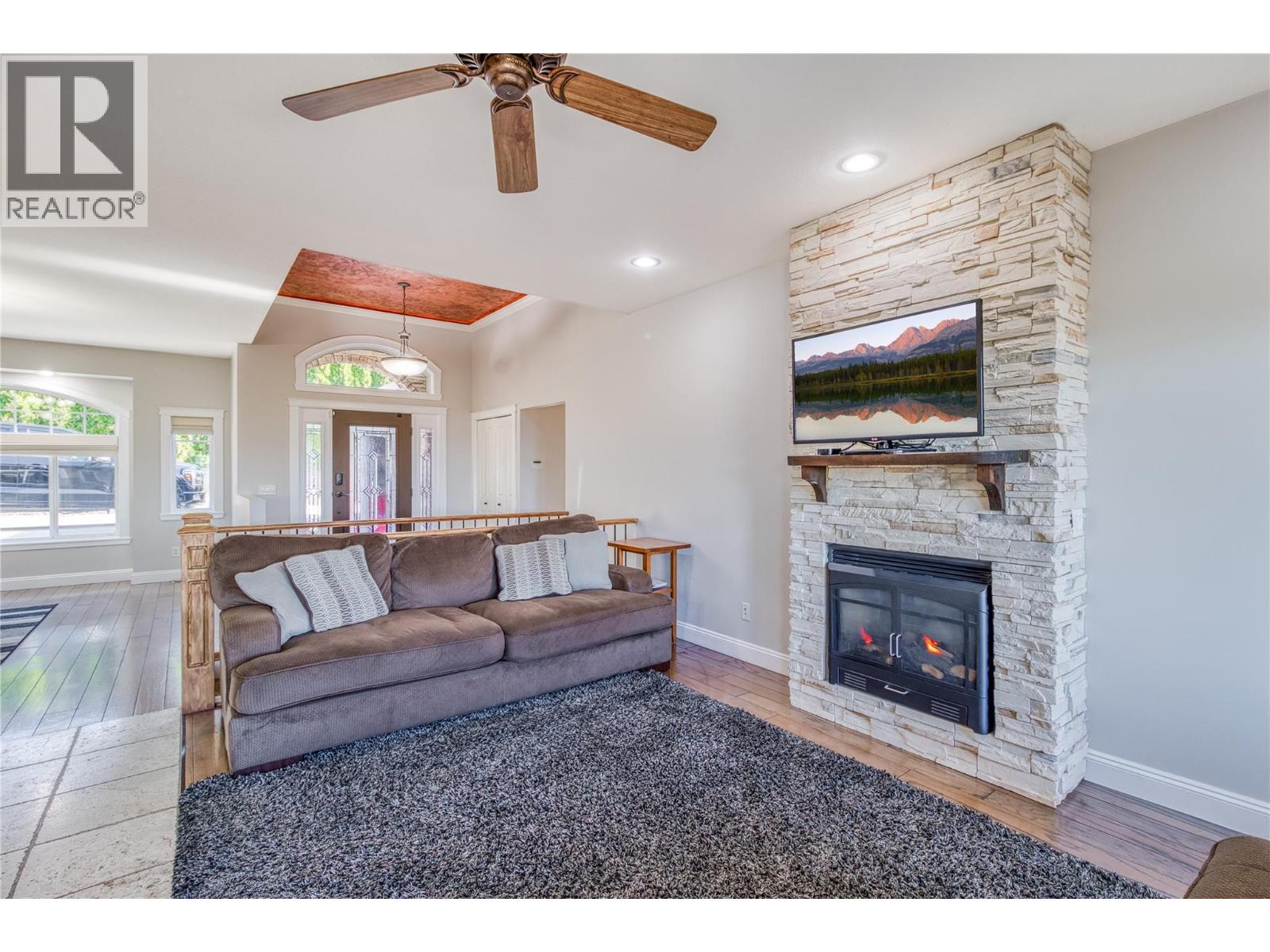 Picture for 1084 Hume  Avenue https://www.cirrealty.ca/reb/bc/4/10365394_4.jpg