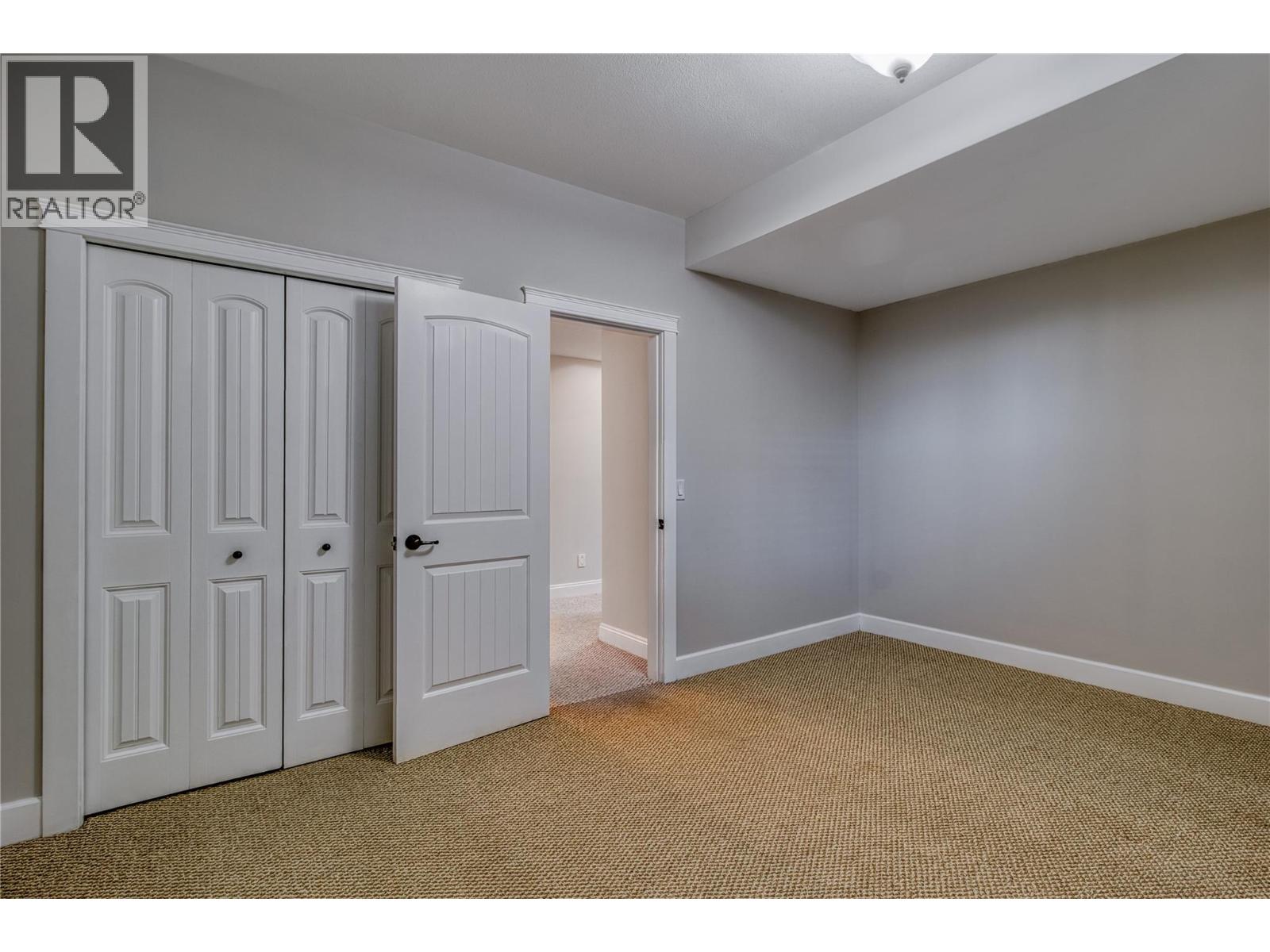 Picture for 1084 Hume  Avenue https://www.cirrealty.ca/reb/bc/4/10365394_41.jpg