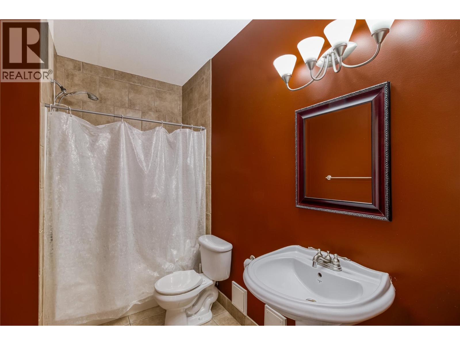 Picture for 1084 Hume  Avenue https://www.cirrealty.ca/reb/bc/4/10365394_42.jpg