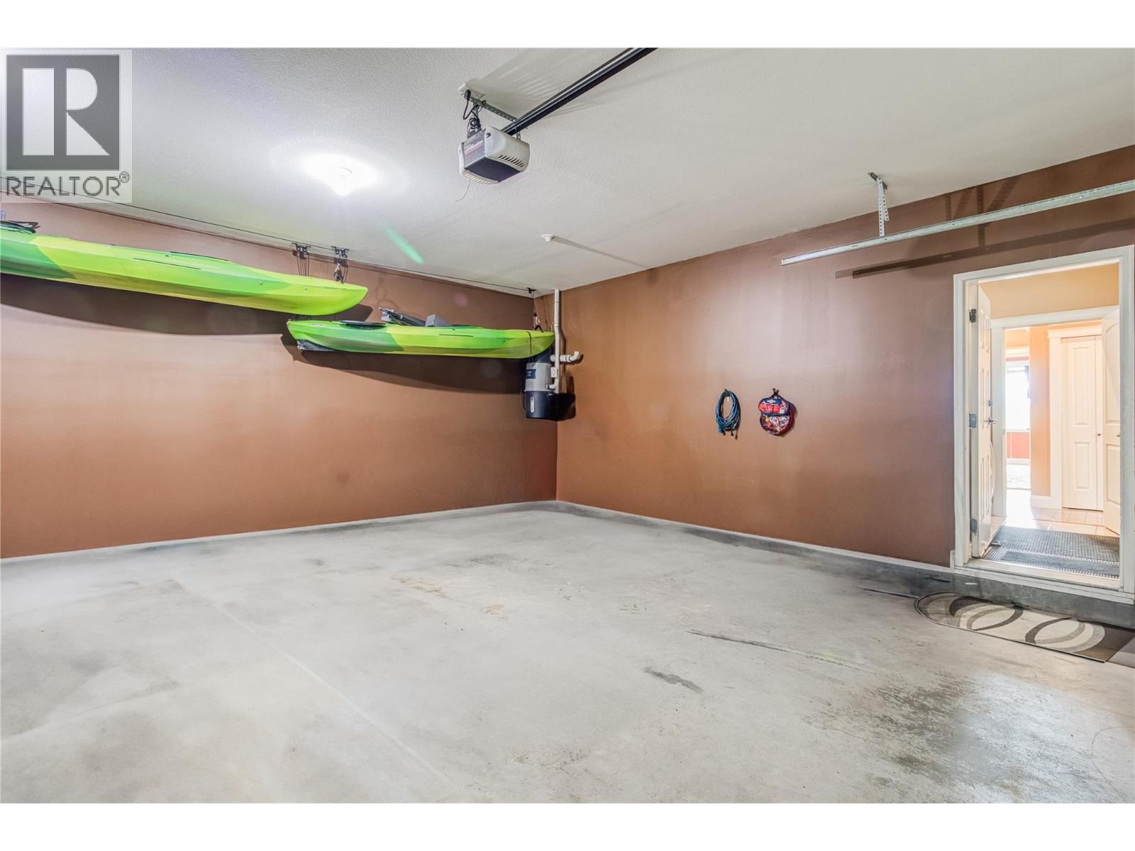 Picture for 1084 Hume  Avenue https://www.cirrealty.ca/reb/bc/4/10365394_48.jpg