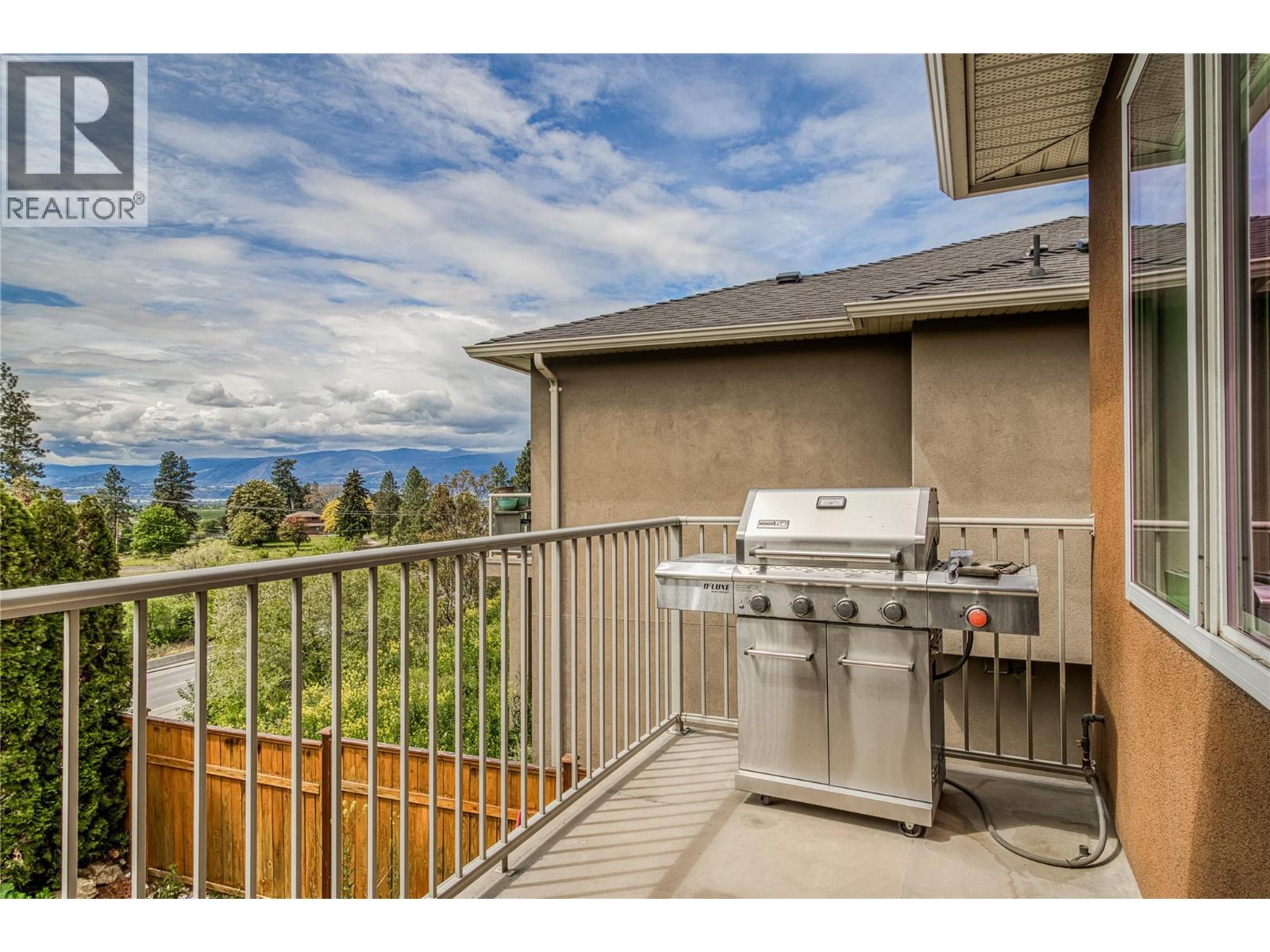 Picture for 1084 Hume  Avenue https://www.cirrealty.ca/reb/bc/4/10365394_51.jpg