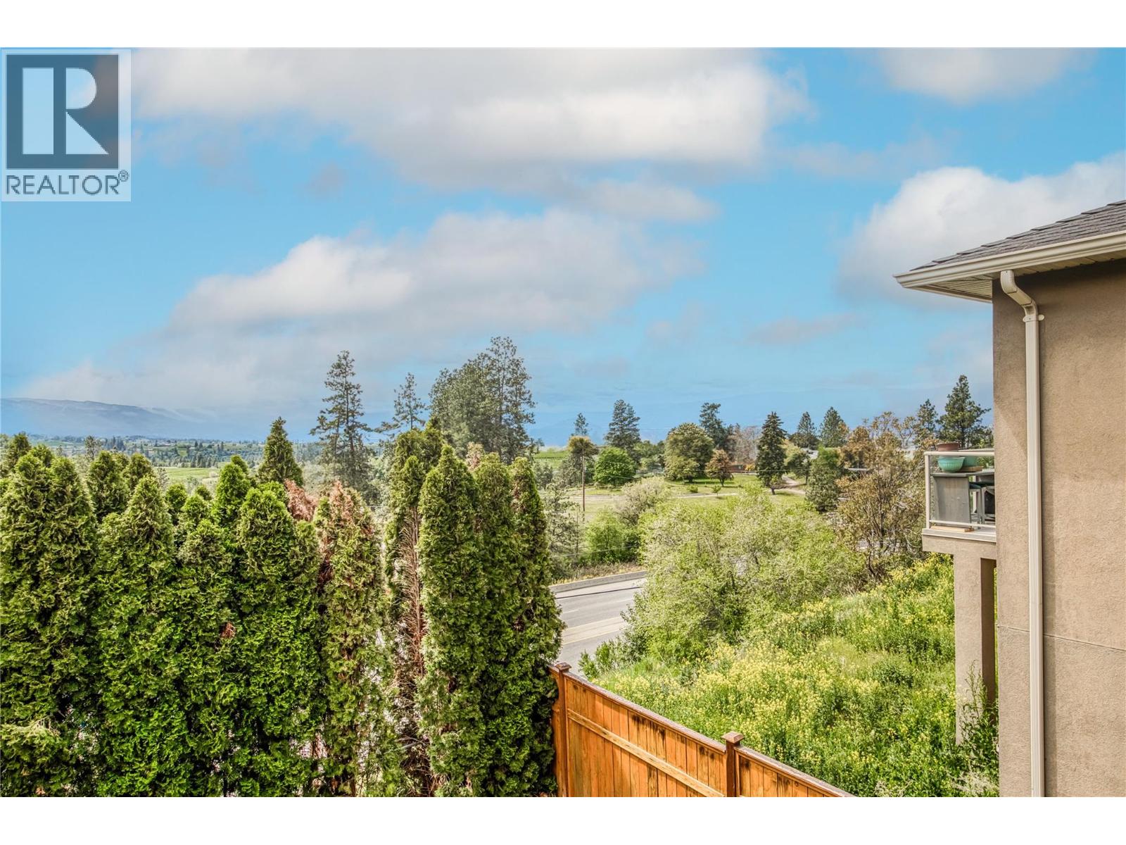 Picture for 1084 Hume  Avenue https://www.cirrealty.ca/reb/bc/4/10365394_52.jpg
