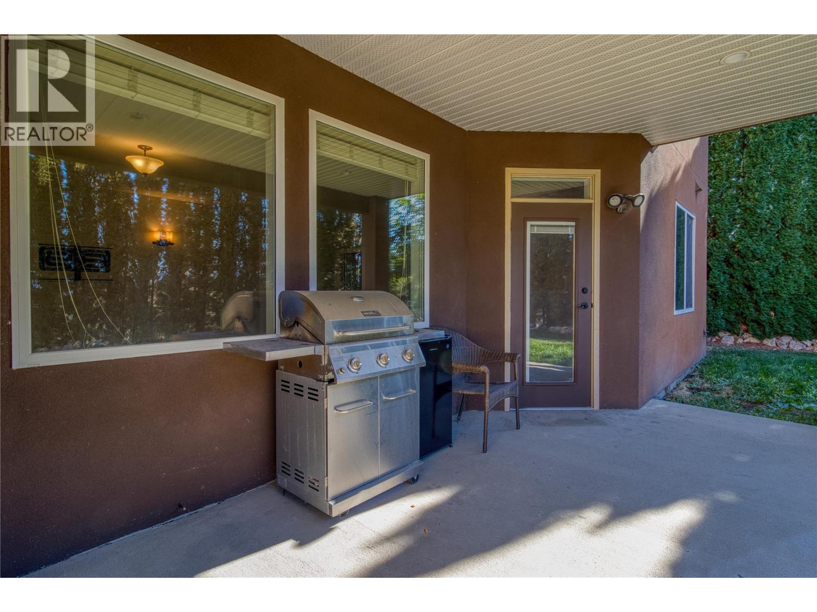 Picture for 1084 Hume  Avenue https://www.cirrealty.ca/reb/bc/4/10365394_59.jpg
