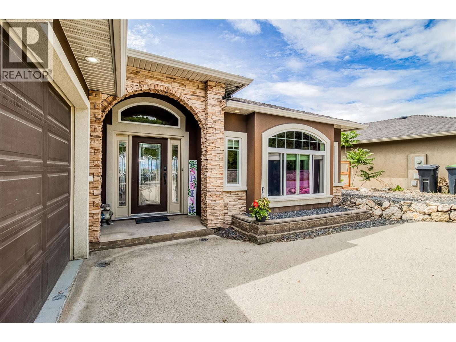 Picture for 1084 Hume  Avenue https://www.cirrealty.ca/reb/bc/4/10365394_61.jpg