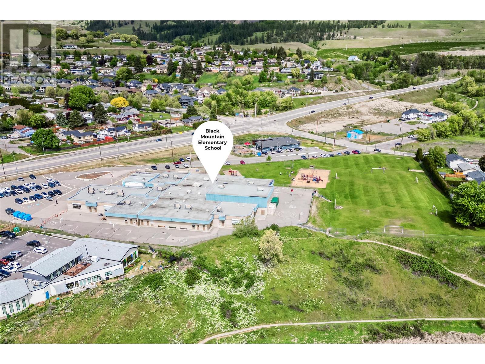 Picture for 1084 Hume  Avenue https://www.cirrealty.ca/reb/bc/4/10365394_67.jpg