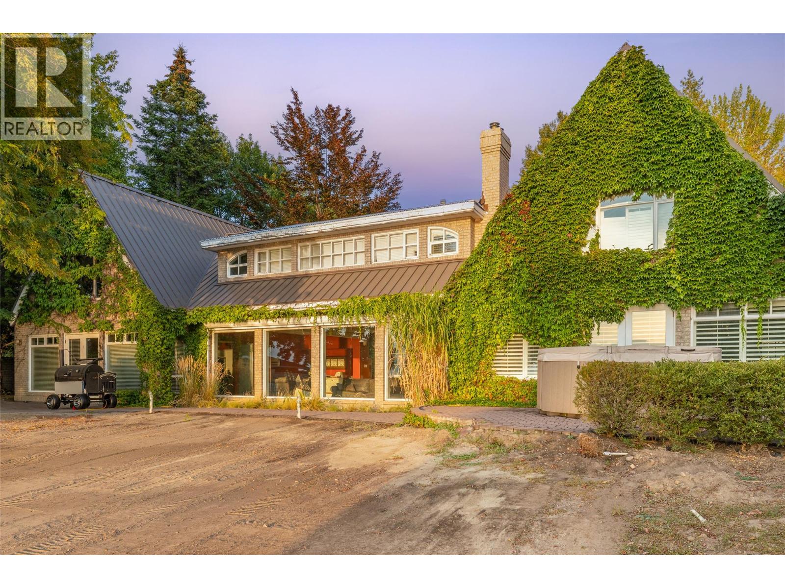 Picture for 4614 Fuller  Road https://www.cirrealty.ca/reb/bc/4/10365464_10.jpg
