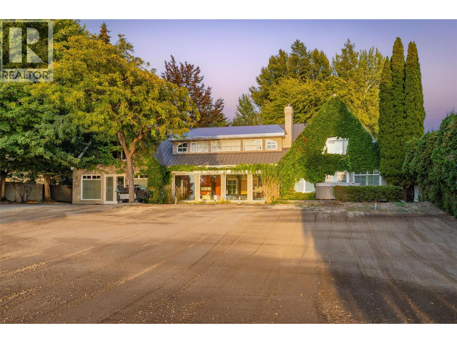 Picture for 4614 Fuller  Road https://www.cirrealty.ca/reb/bc/4/10365464_15.jpg