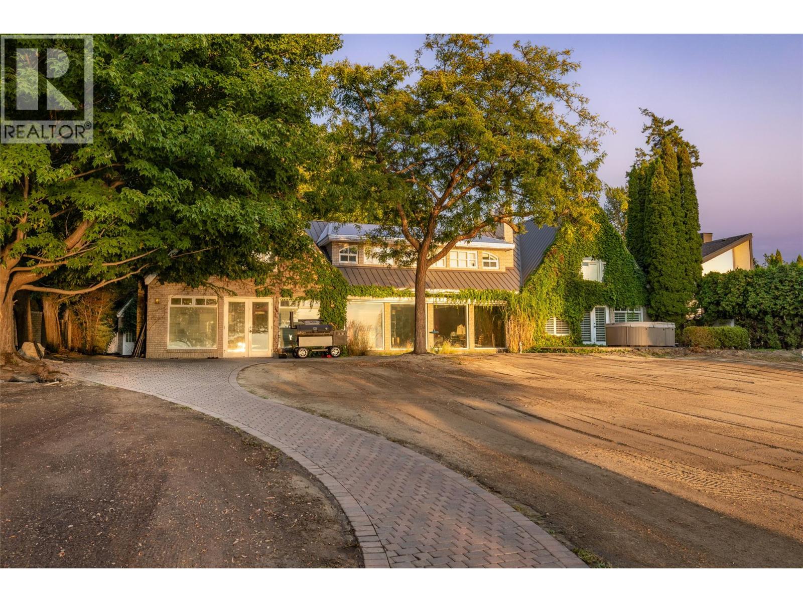 Picture for 4614 Fuller  Road https://www.cirrealty.ca/reb/bc/4/10365464_19.jpg