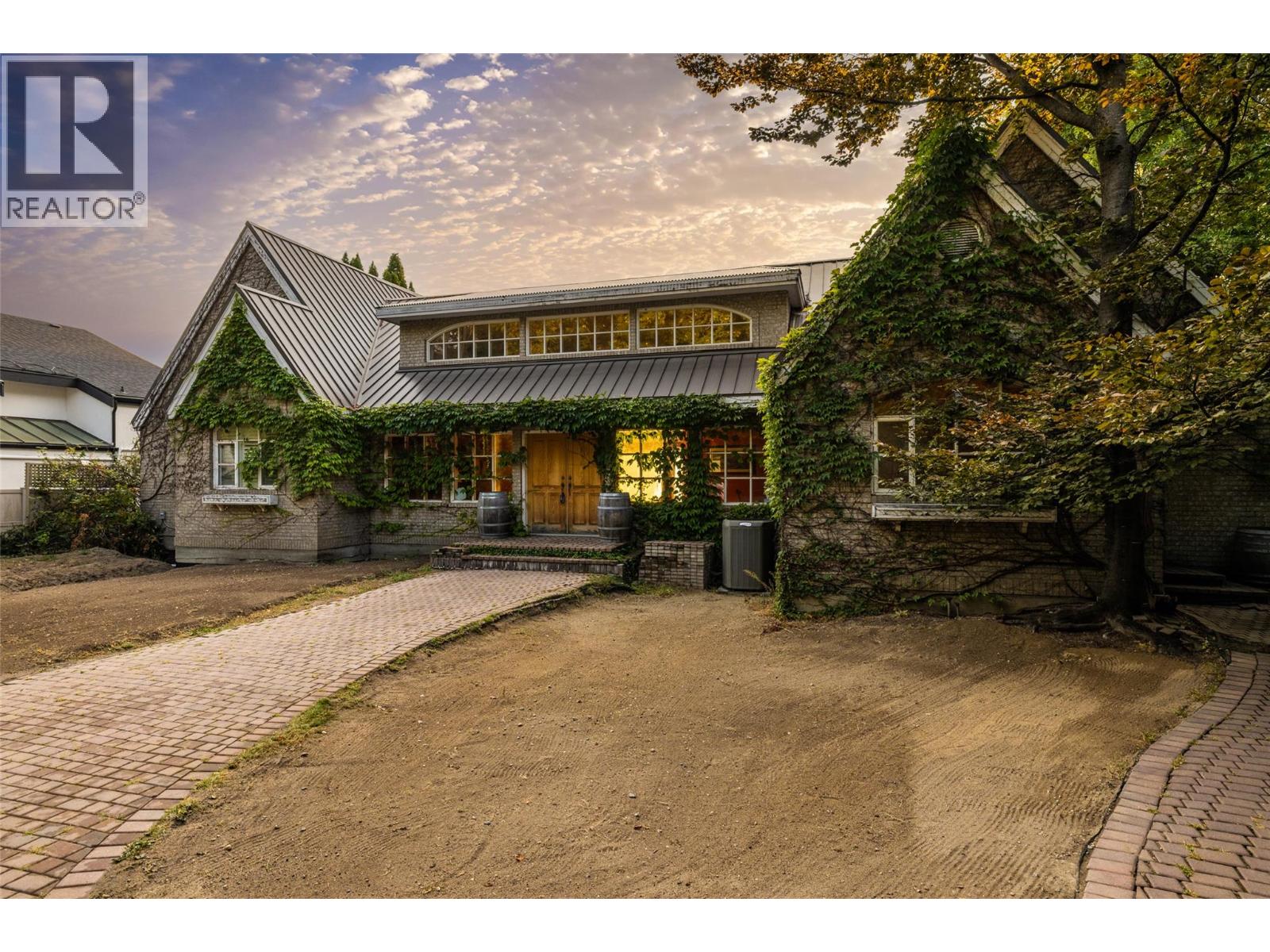 Picture for 4614 Fuller  Road https://www.cirrealty.ca/reb/bc/4/10365464_22.jpg