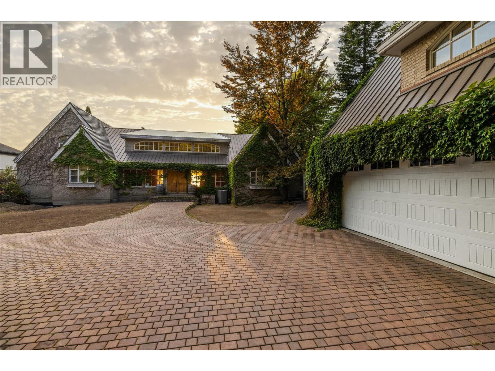 Picture for 4614 Fuller  Road https://www.cirrealty.ca/reb/bc/4/10365464_23.jpg
