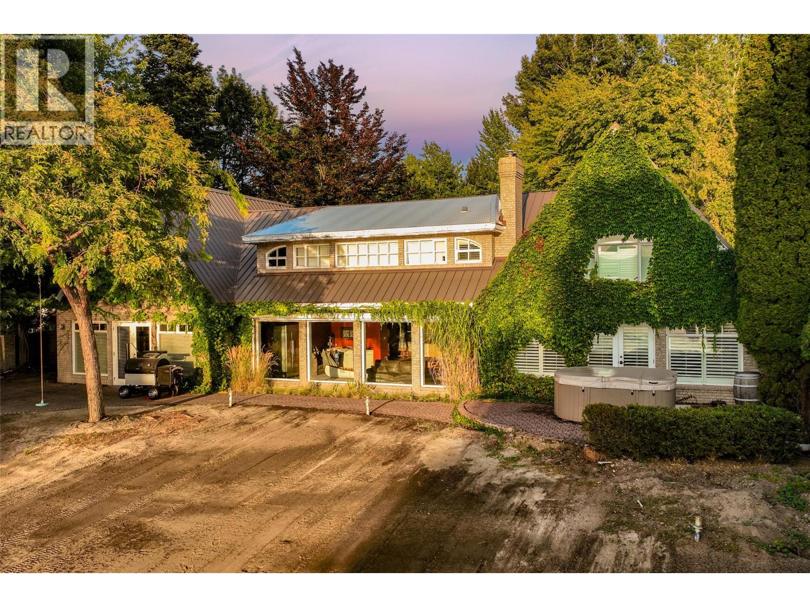 Picture for 4614 Fuller  Road https://www.cirrealty.ca/reb/bc/4/10365464_32.jpg