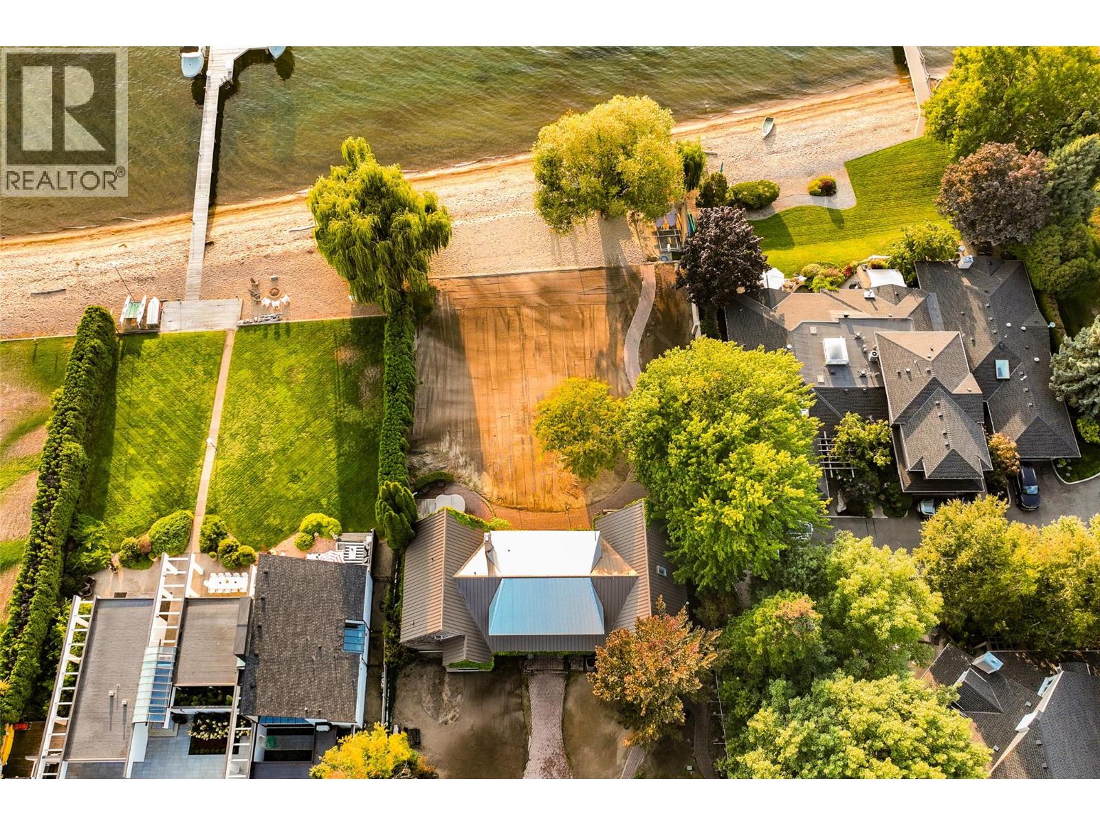 Picture for 4614 Fuller  Road https://www.cirrealty.ca/reb/bc/4/10365464_39.jpg