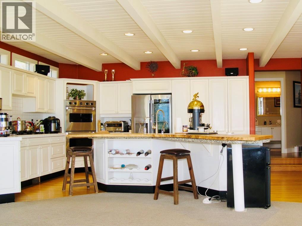 Picture for 4614 Fuller  Road https://www.cirrealty.ca/reb/bc/4/10365464_40.jpg