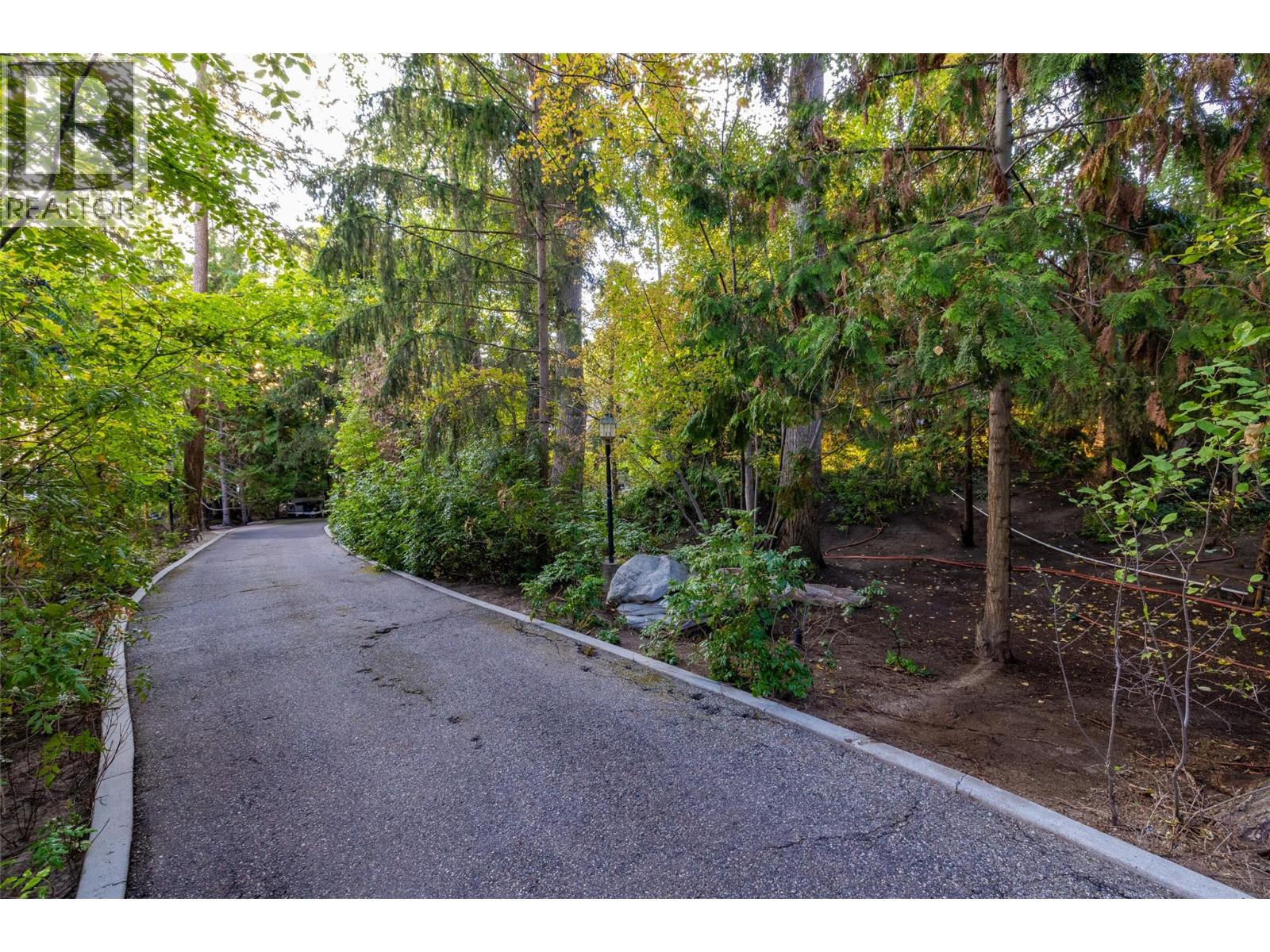 Picture for 4614 Fuller  Road https://www.cirrealty.ca/reb/bc/4/10365464_6.jpg