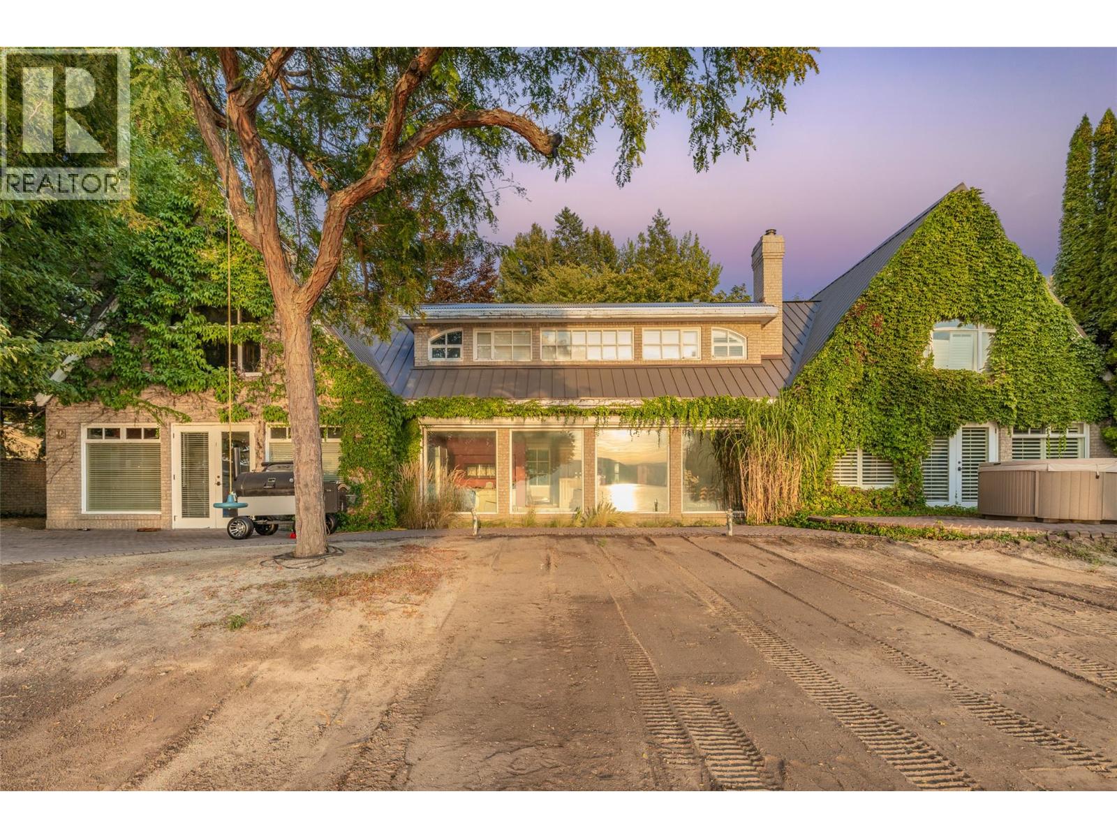 Picture for 4614 Fuller  Road https://www.cirrealty.ca/reb/bc/4/10365464_9.jpg