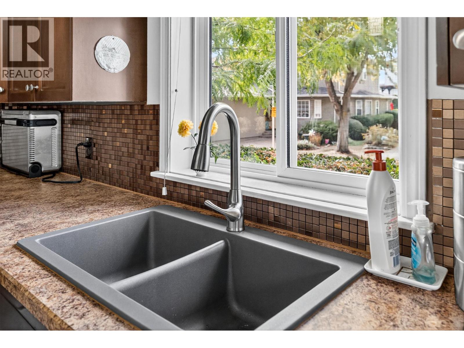 Picture for Unit #24, 545 Glenmeadows  Road https://www.cirrealty.ca/reb/bc/4/10365474_19.jpg