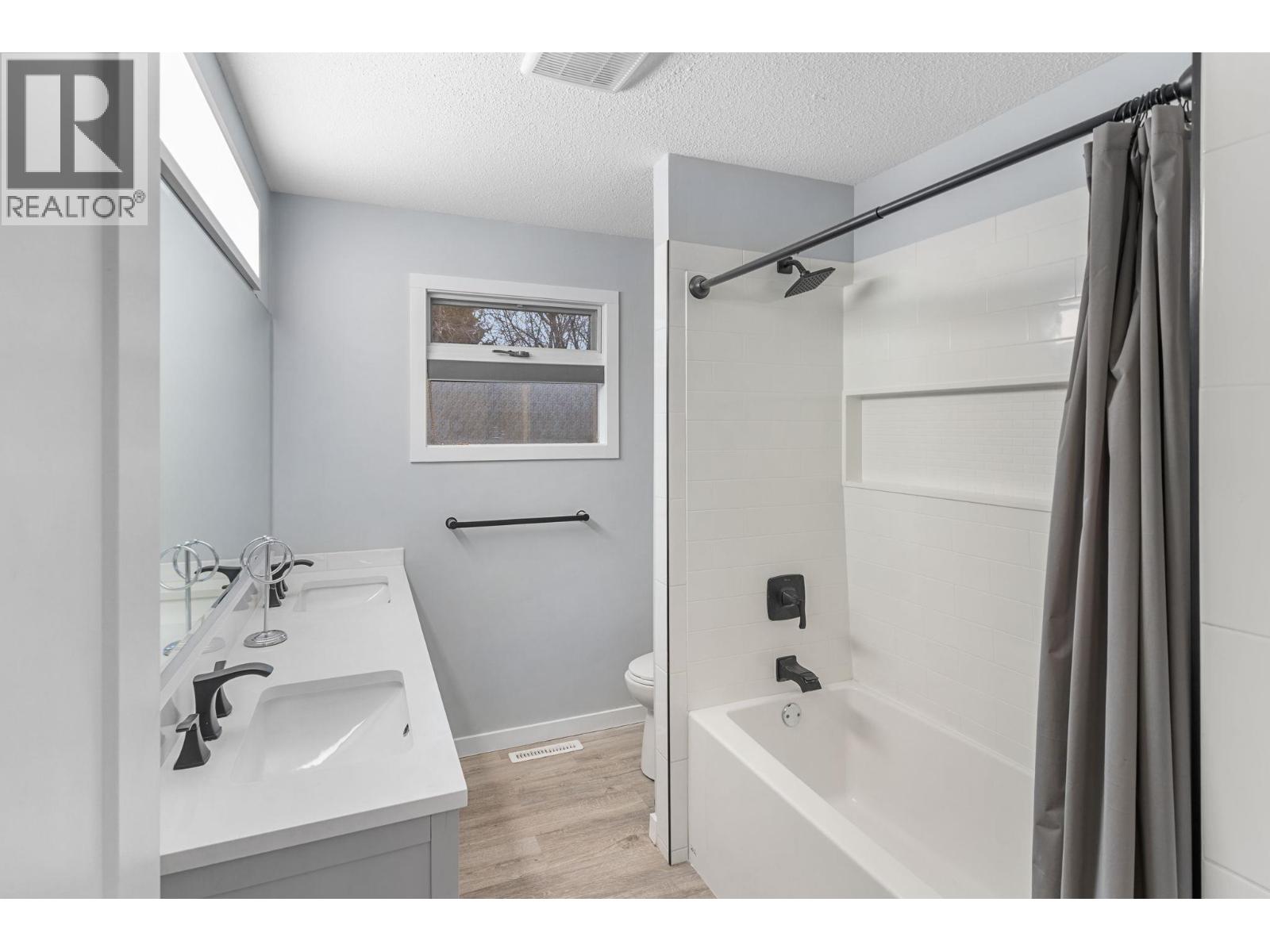 Picture for 4611 Gordon  Drive https://www.cirrealty.ca/reb/bc/4/10365554_11.jpg