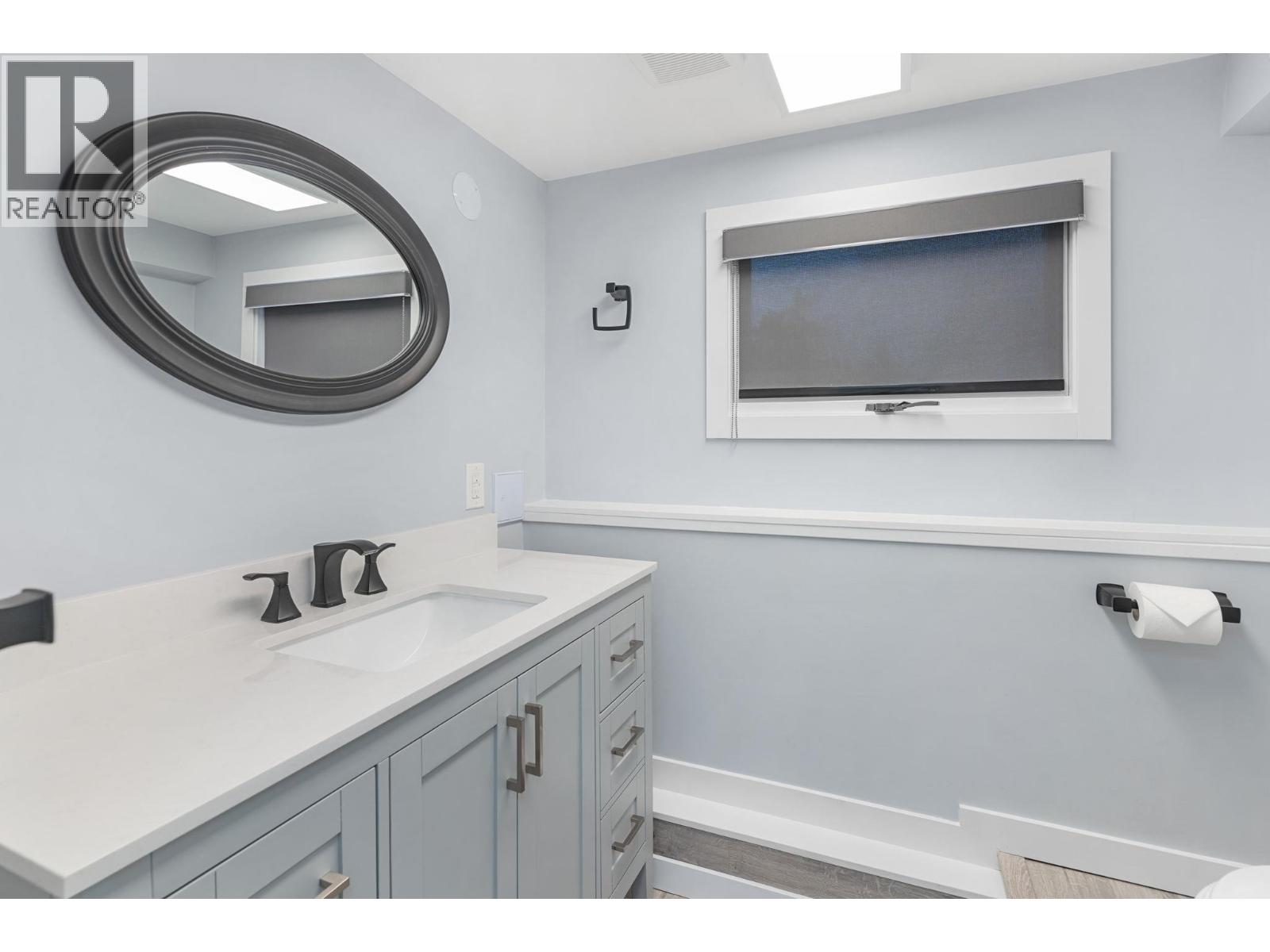 Picture for 4611 Gordon  Drive https://www.cirrealty.ca/reb/bc/4/10365554_17.jpg