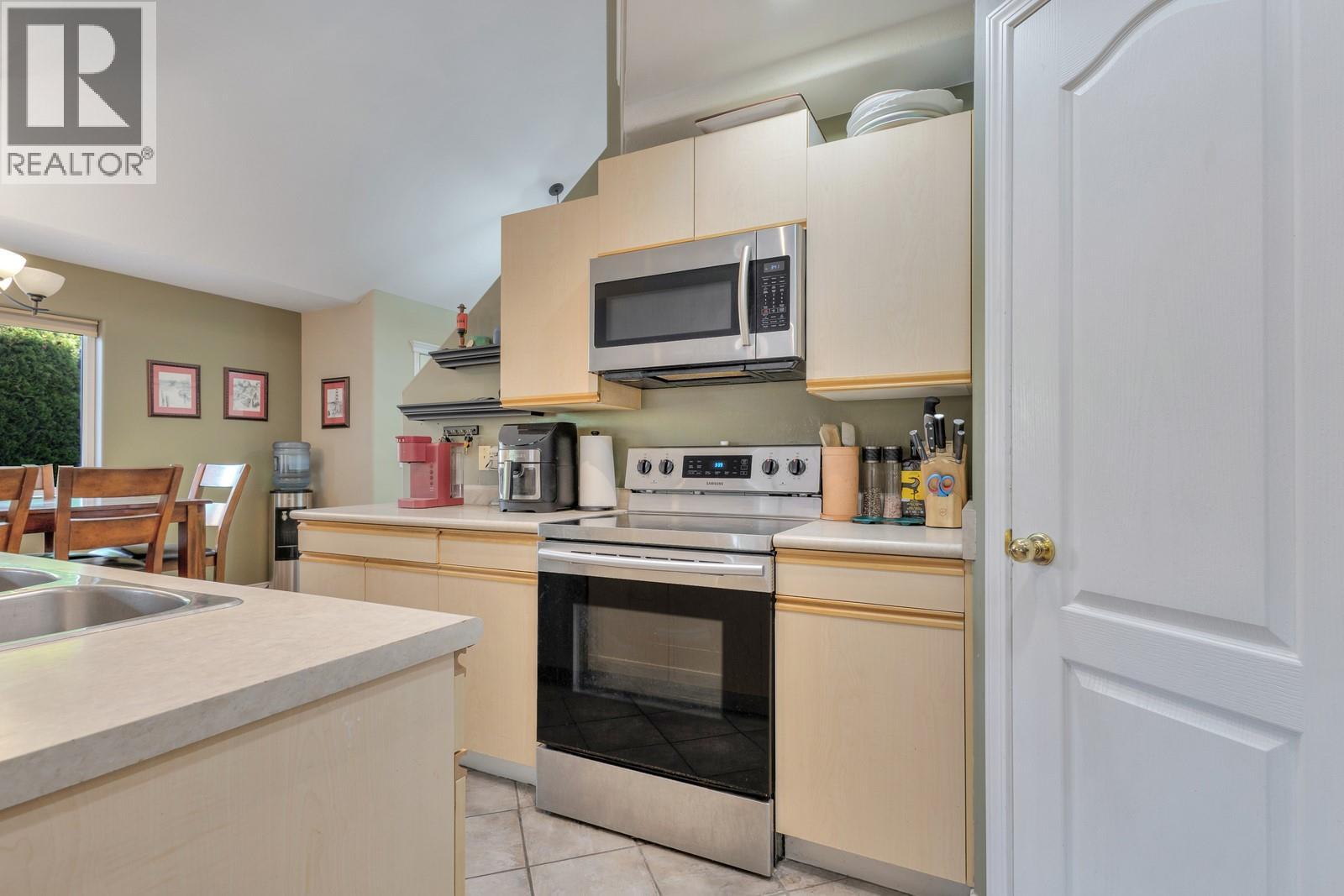 Picture for 100 Verna  Court https://www.cirrealty.ca/reb/bc/4/10365574_10.jpg